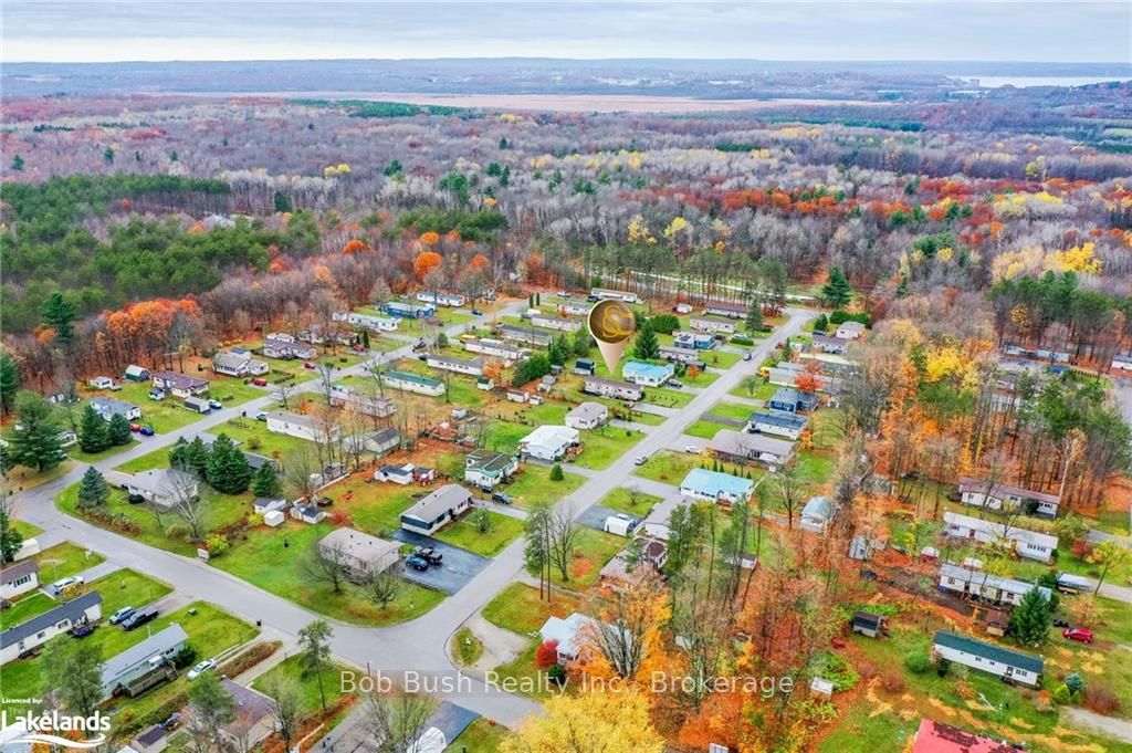#6 - 5263 Elliott Sideroad Property Photo 35