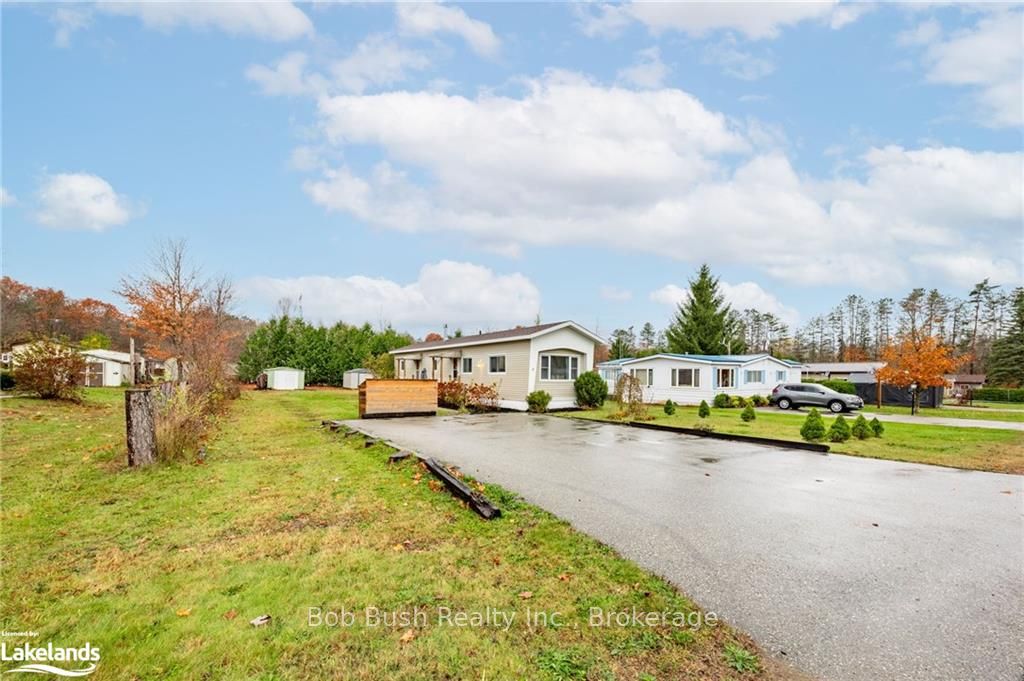 #6 - 5263 Elliott Sideroad Property Photo 38
