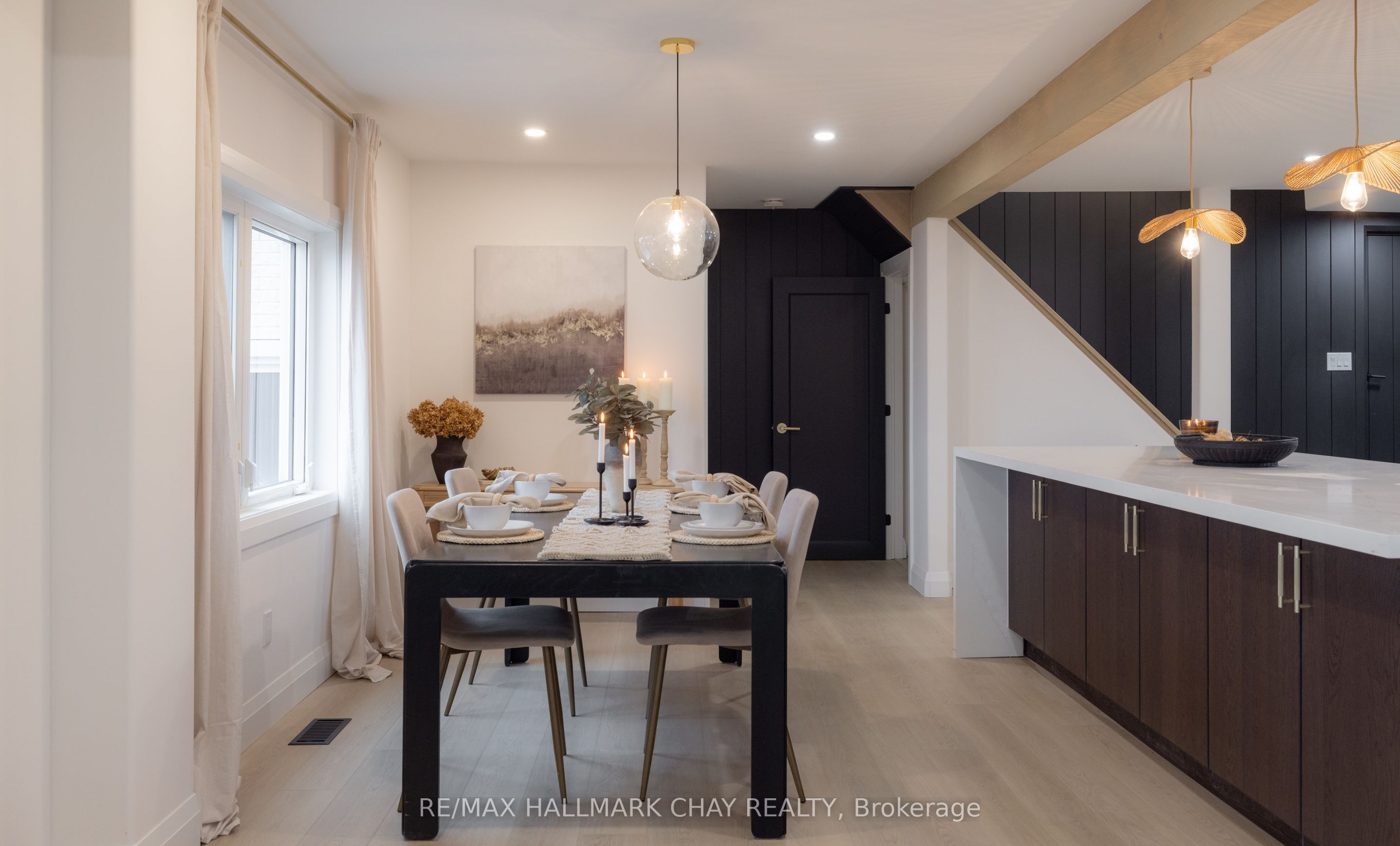 425 Codrington Street Property Photo 17
