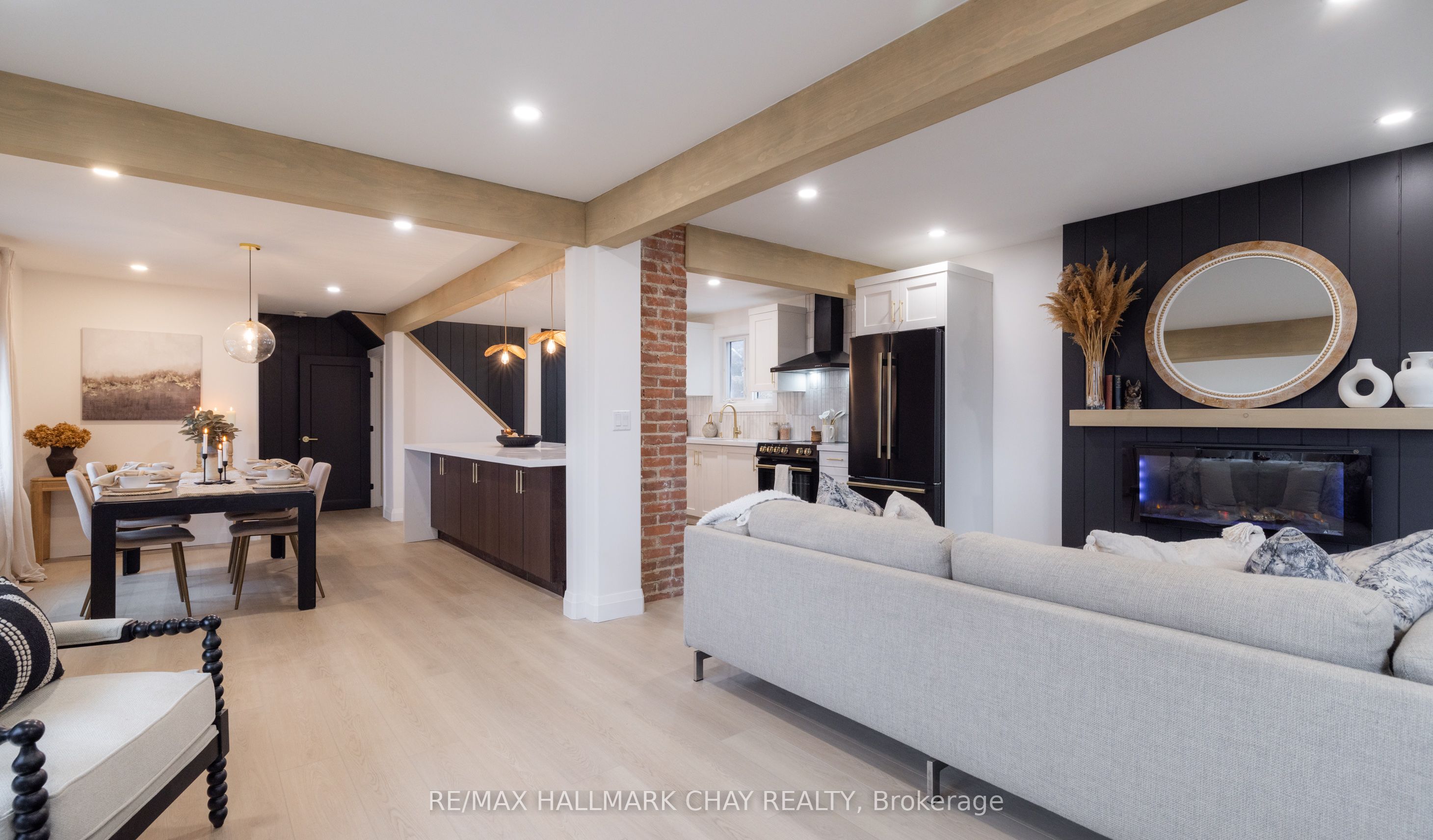 425 Codrington Street Property Photo 19