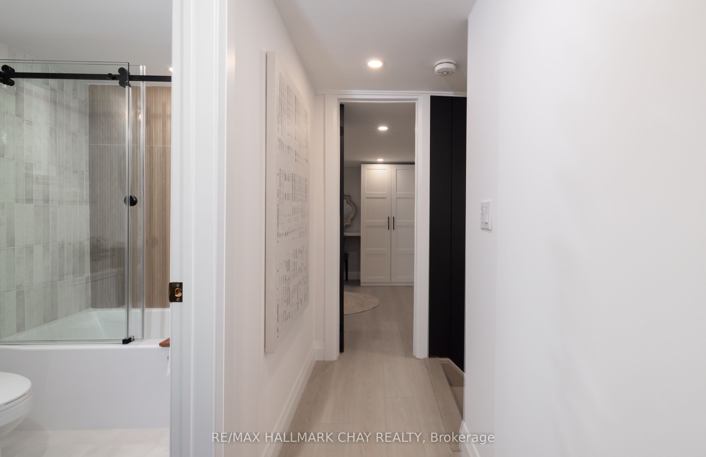 425 Codrington Street Property Photo 25