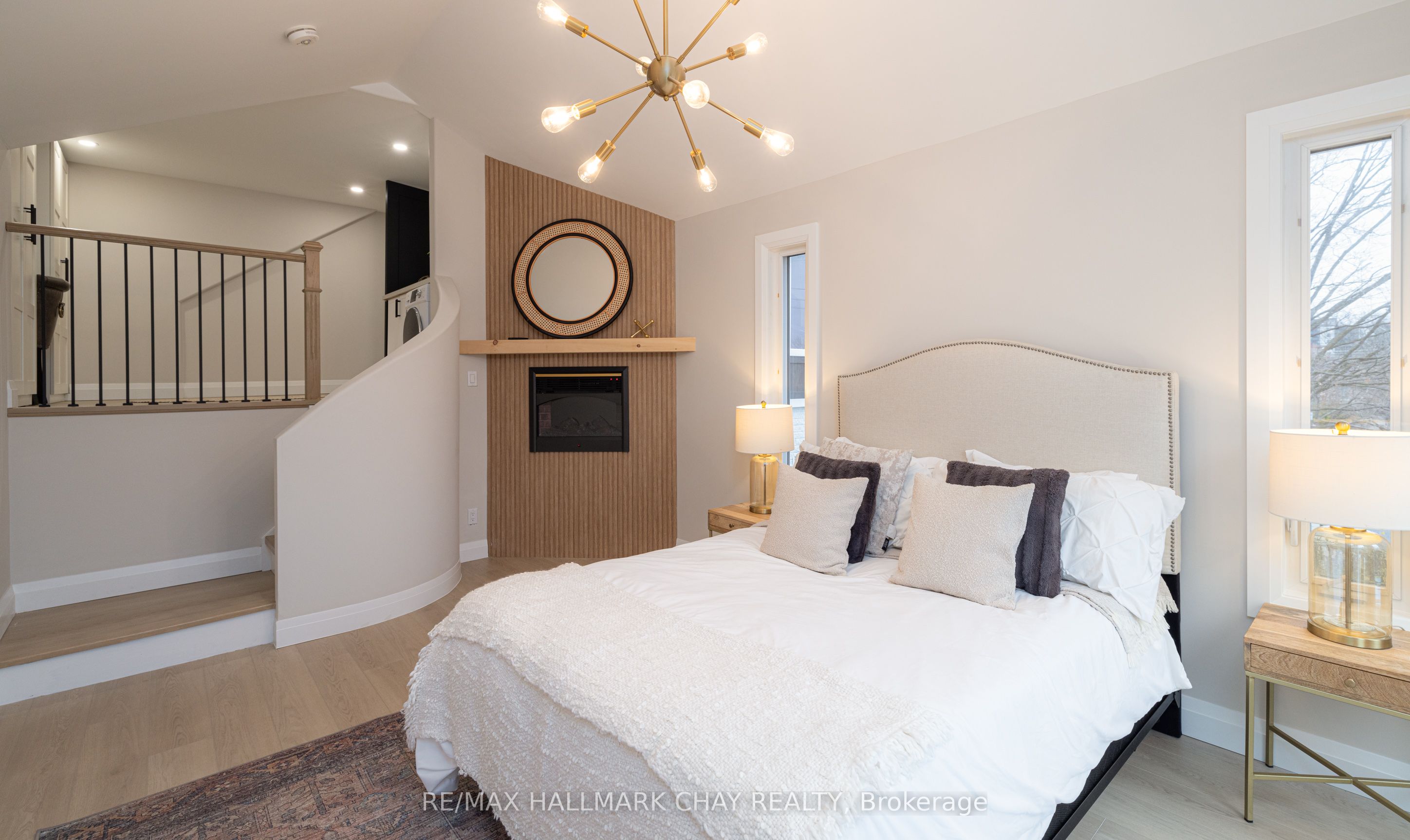 425 Codrington Street Property Photo 29