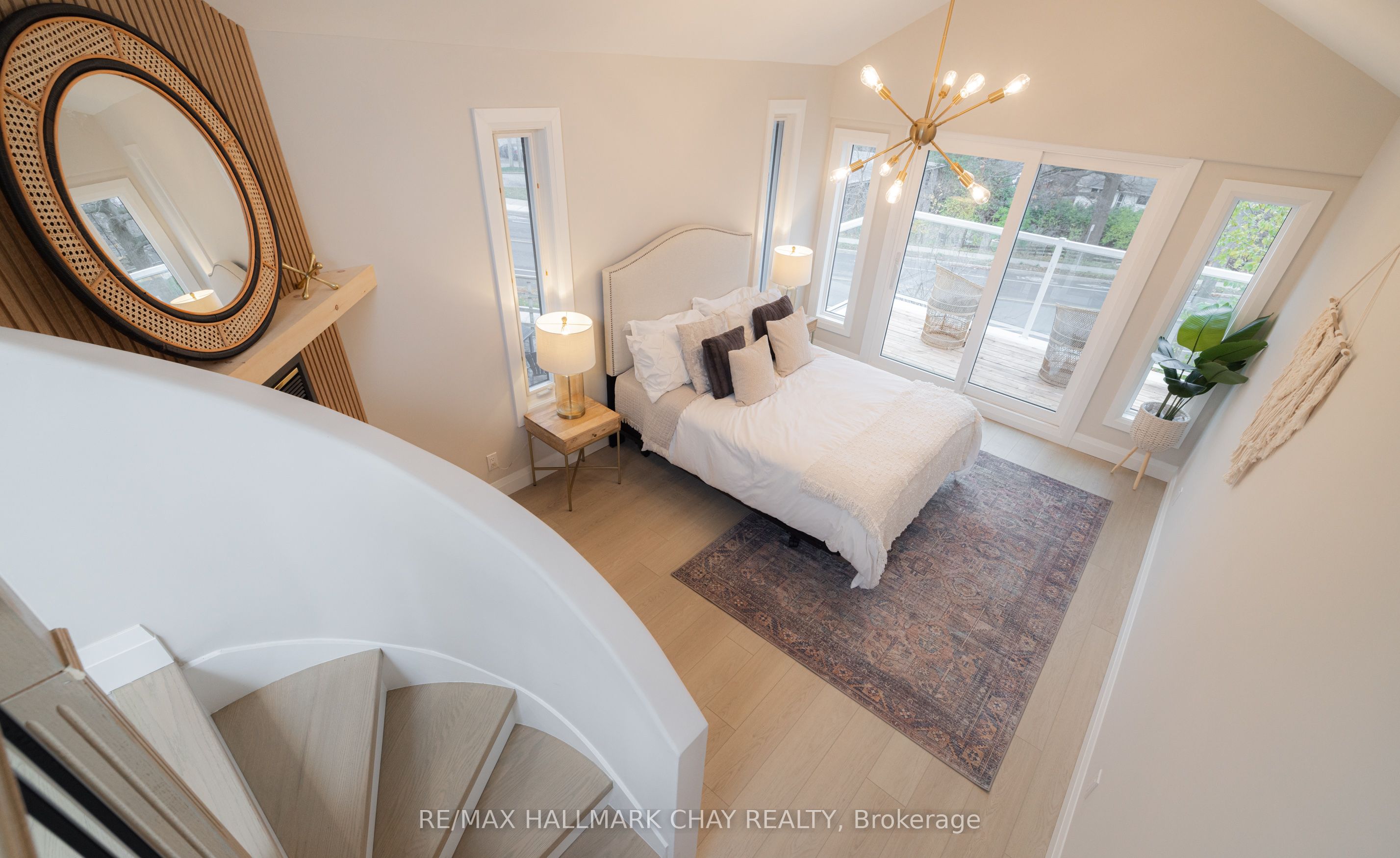 425 Codrington Street Property Photo 30