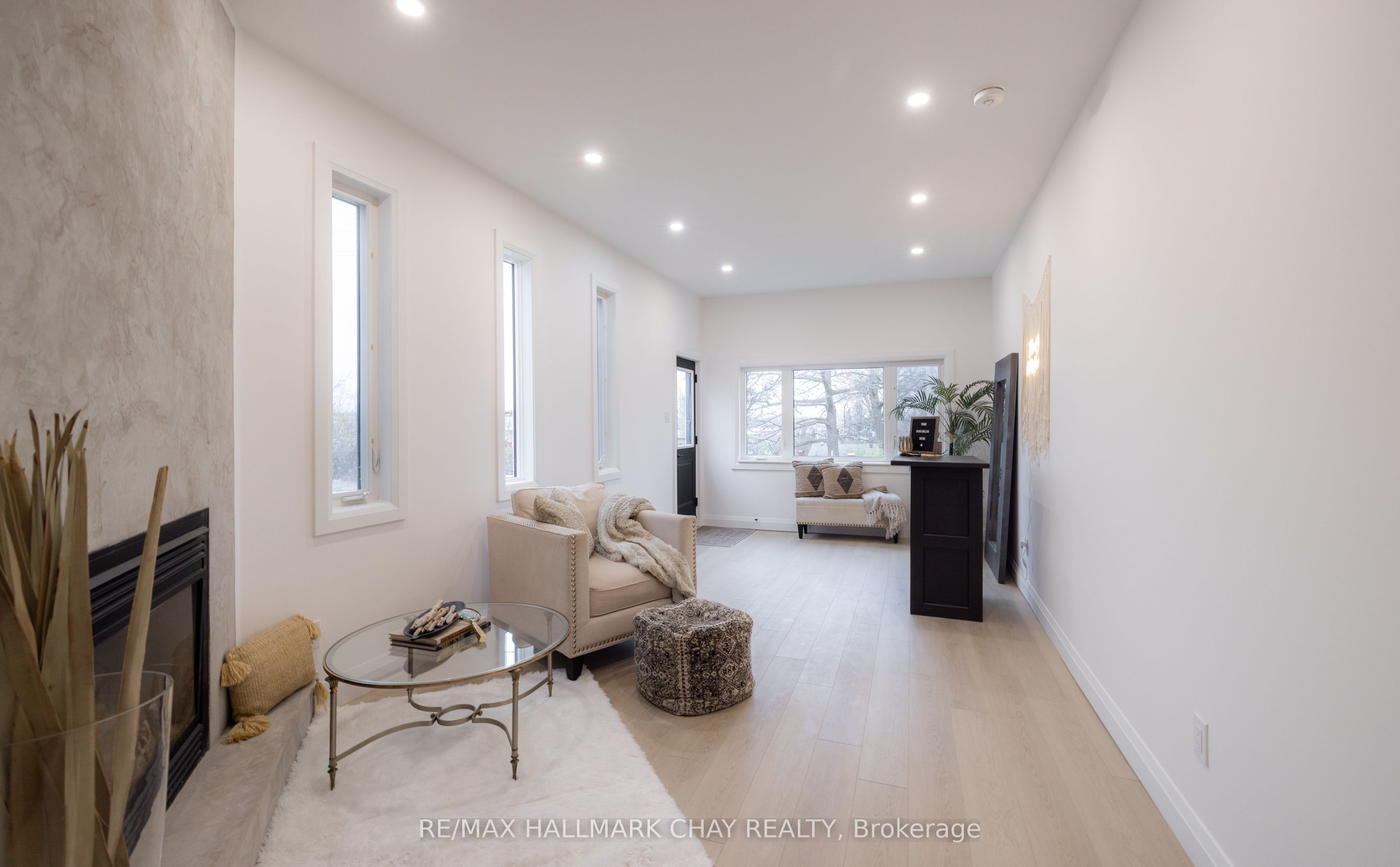 425 Codrington Street Property Photo 31