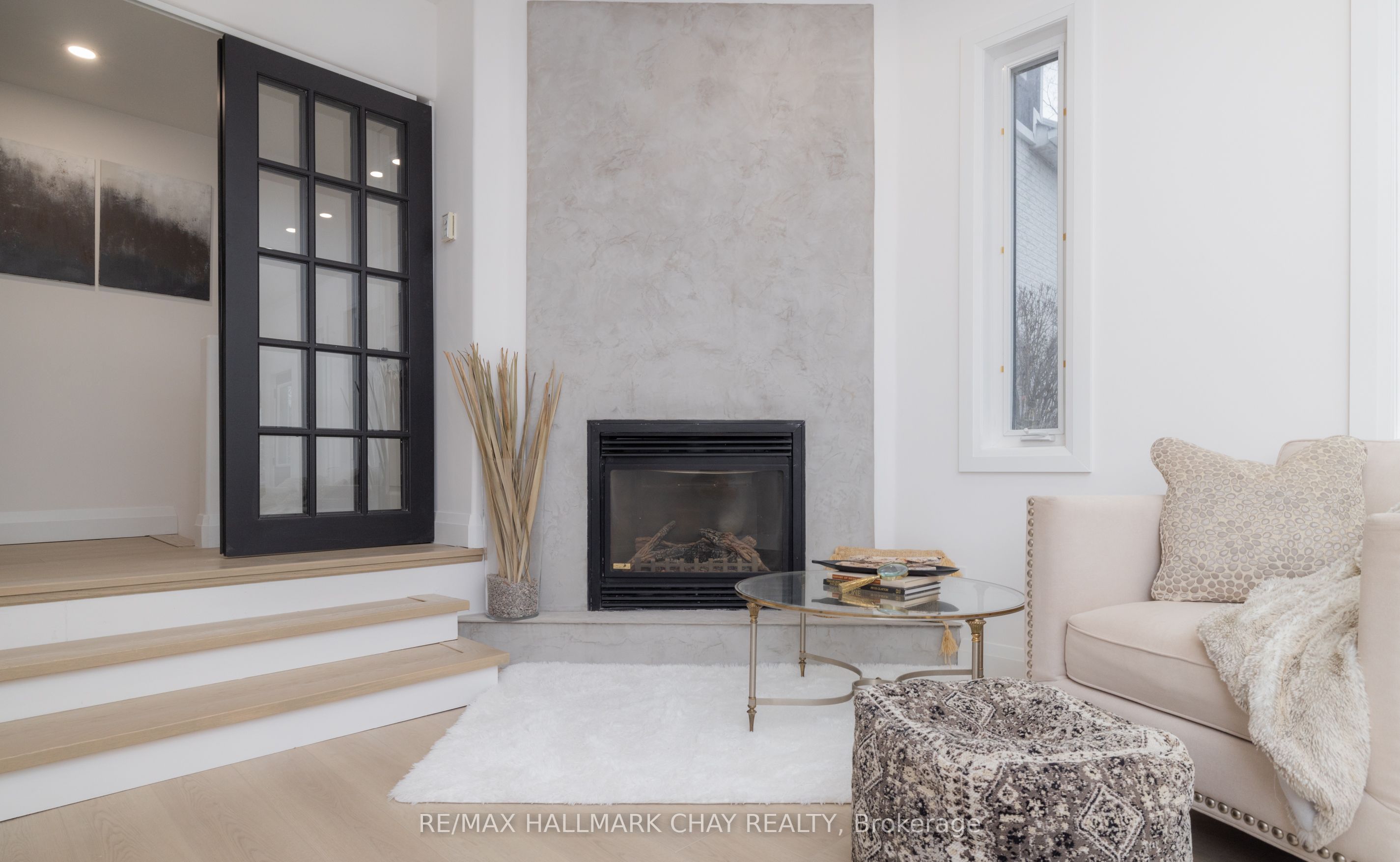 425 Codrington Street Property Photo 38
