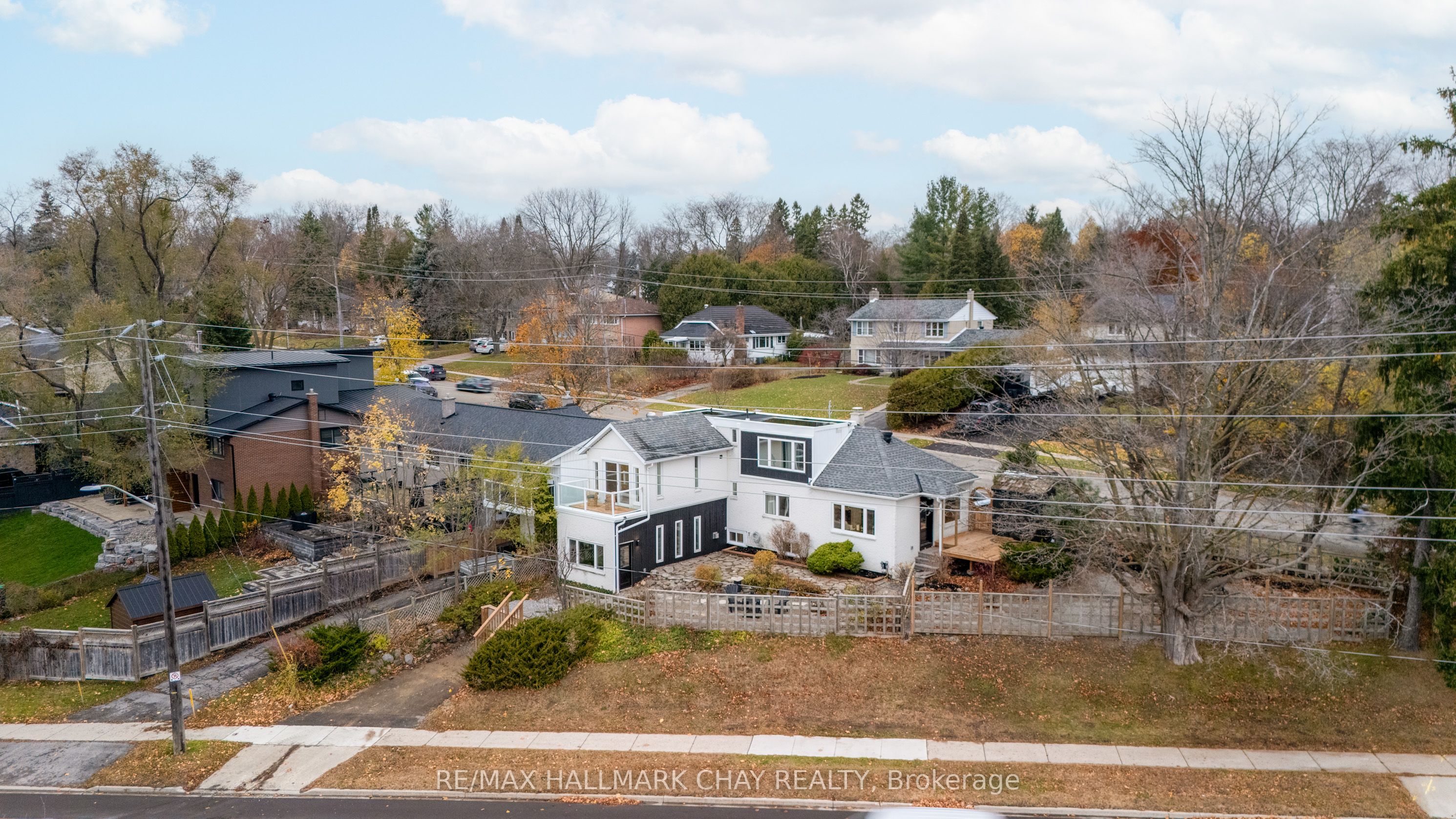 425 Codrington Street Property Photo 44