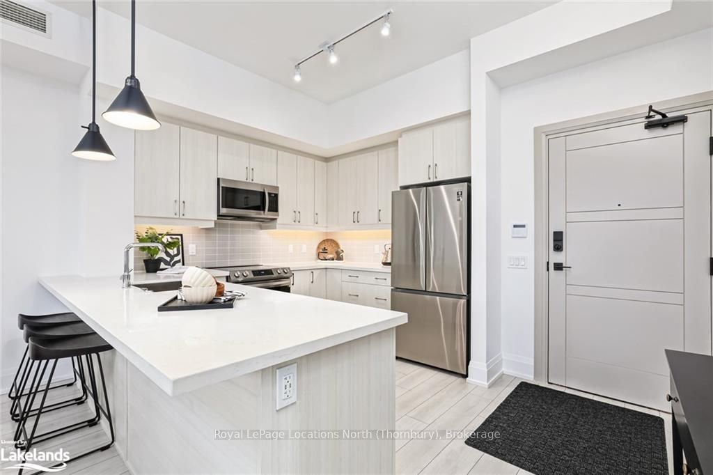 #211 - 1 Hume Street Property Photo 3