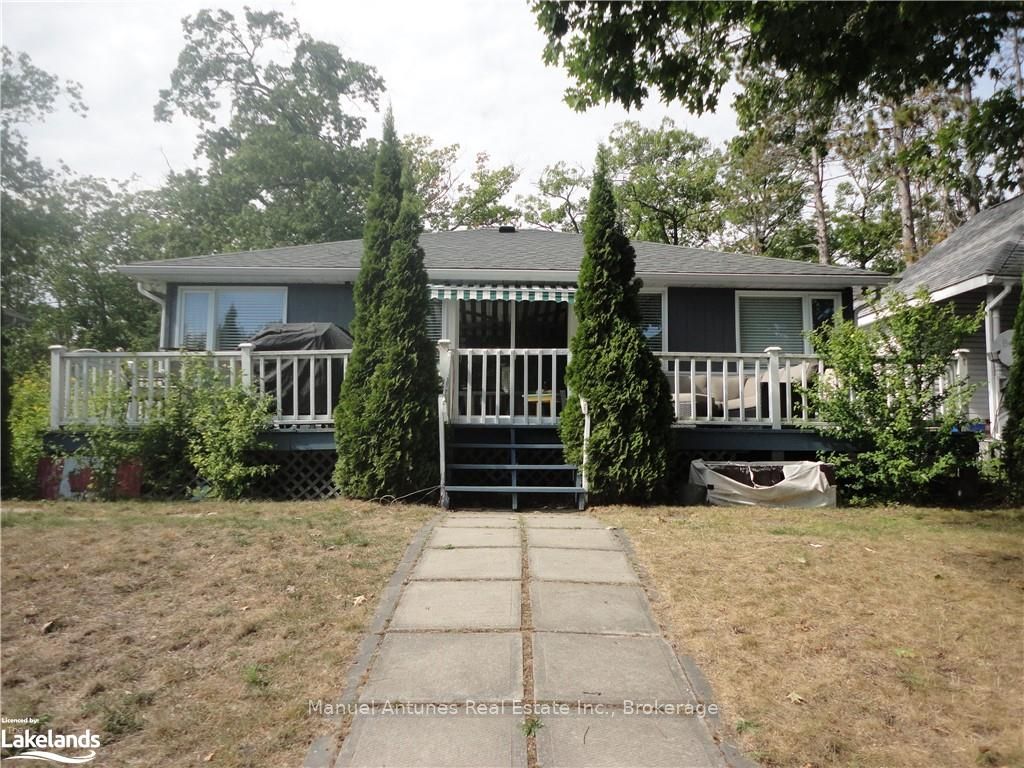 1089 Mosley Street Property Photo 1