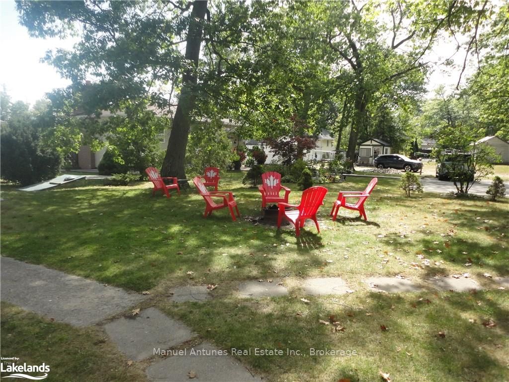 1089 Mosley Street Property Photo 8