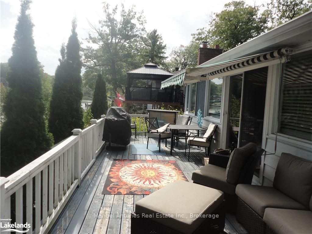 1089 Mosley Street Property Photo 12