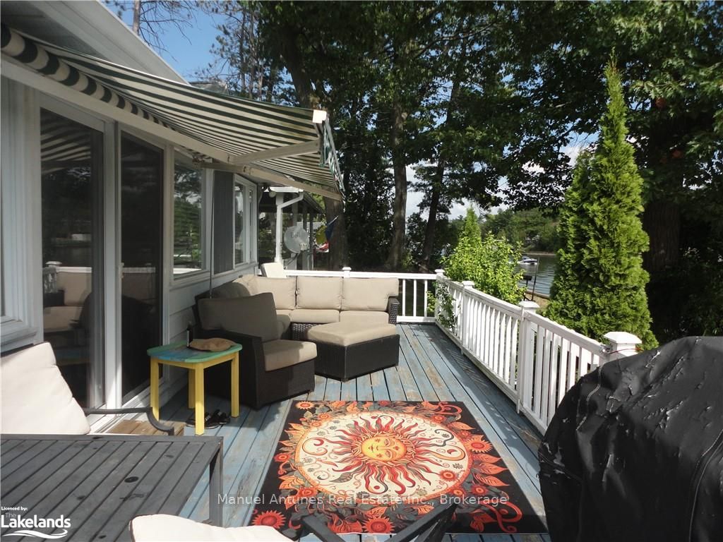 1089 Mosley Street Property Photo 13
