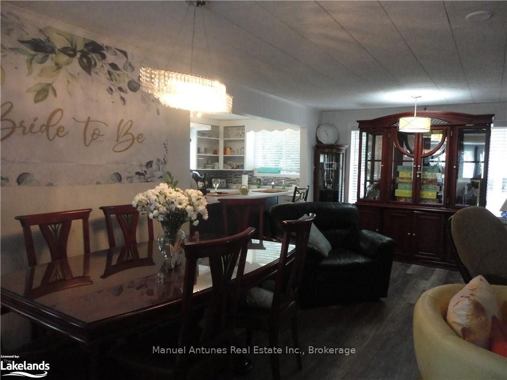 1089 Mosley Street Property Photo 24