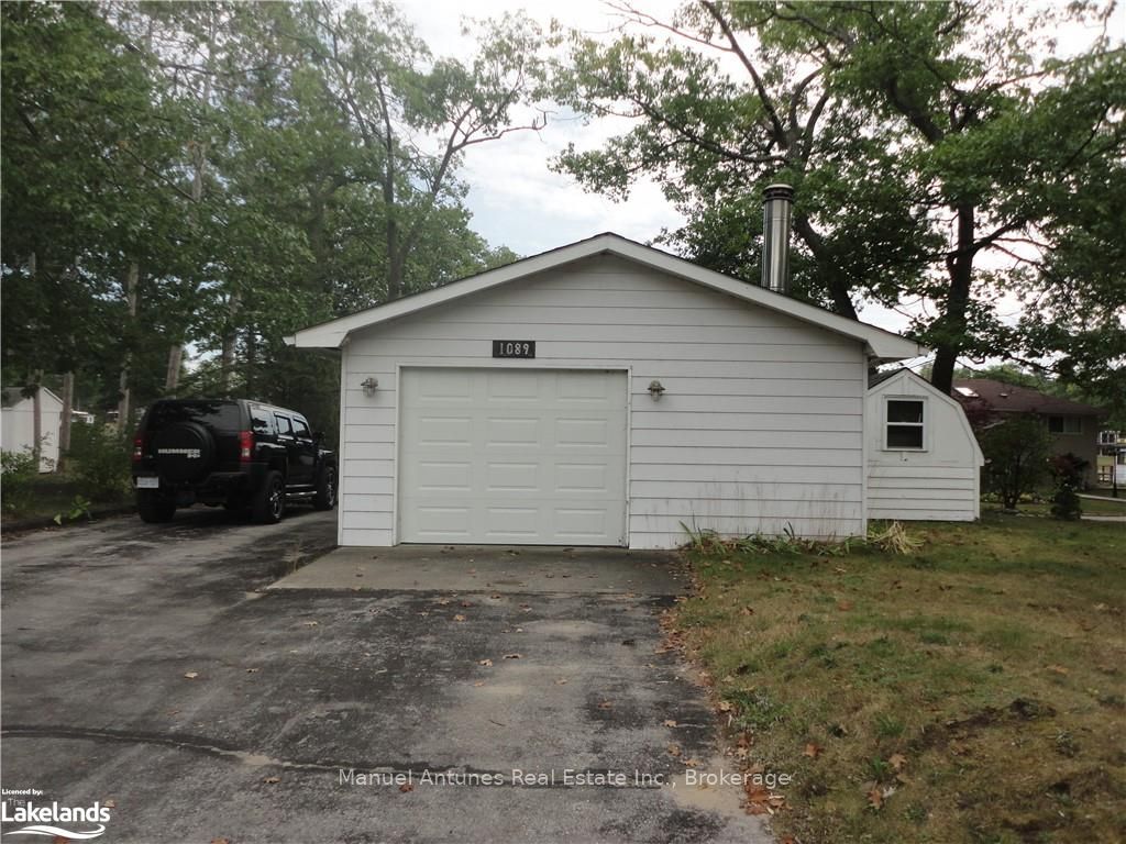 1089 Mosley Street Property Photo 36