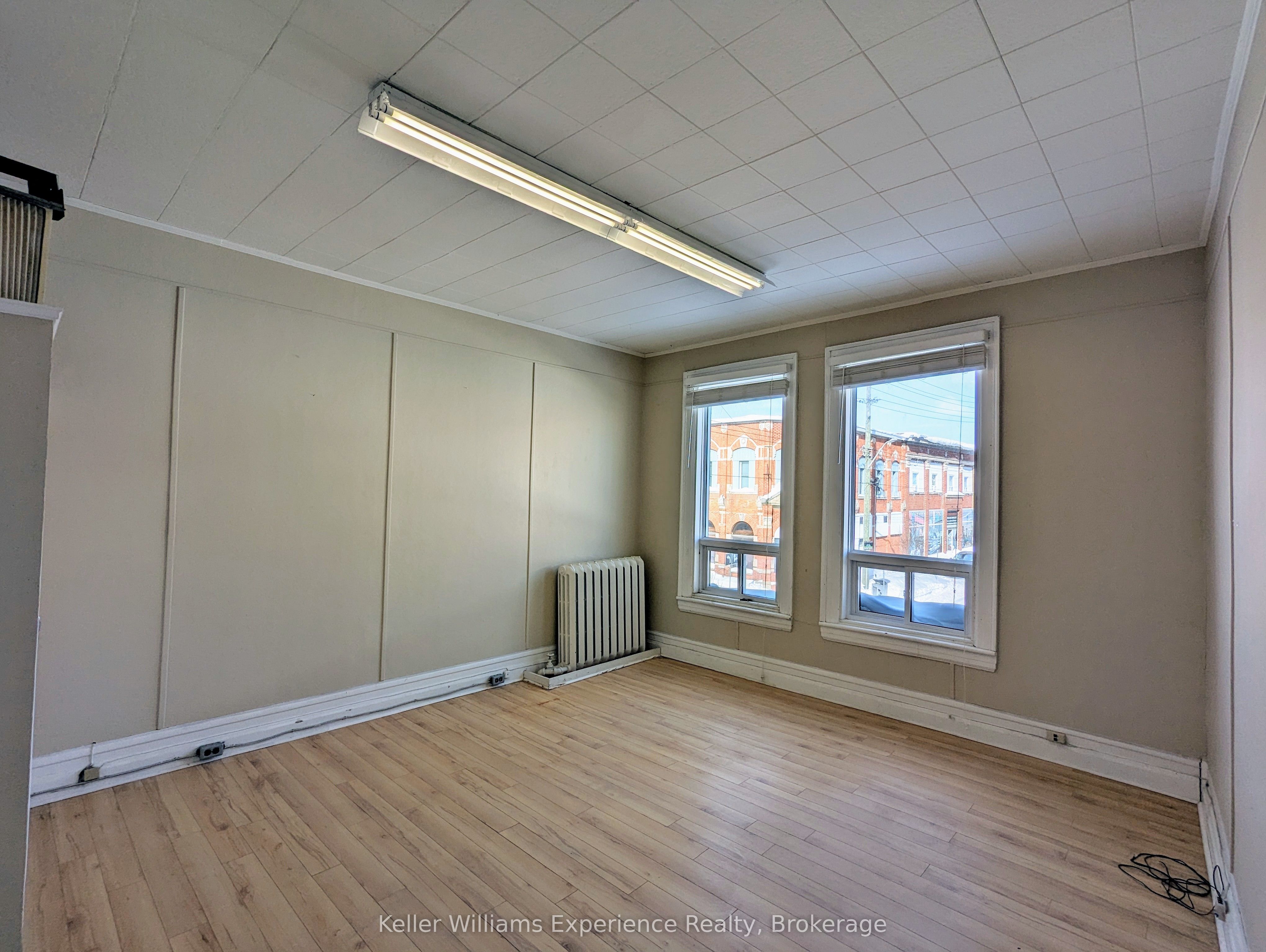212 King Street Property Photo 3