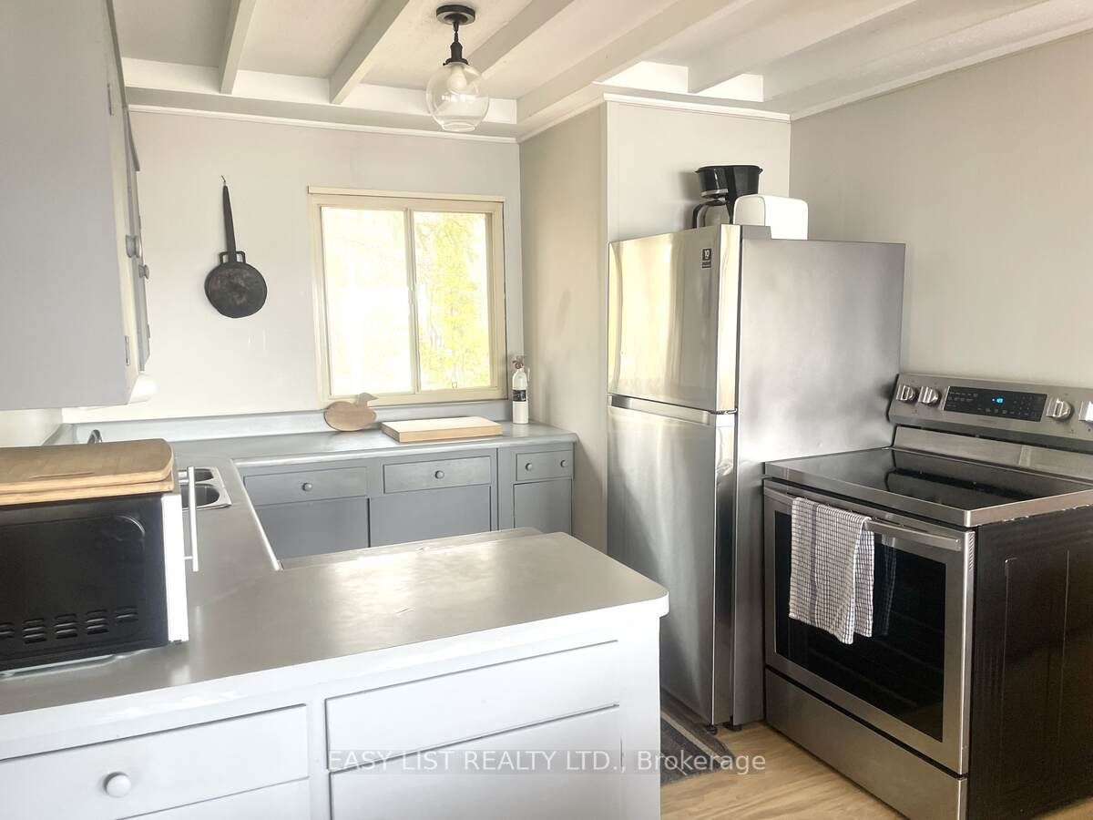 1536 Tiny Beaches Road N Property Photo 8