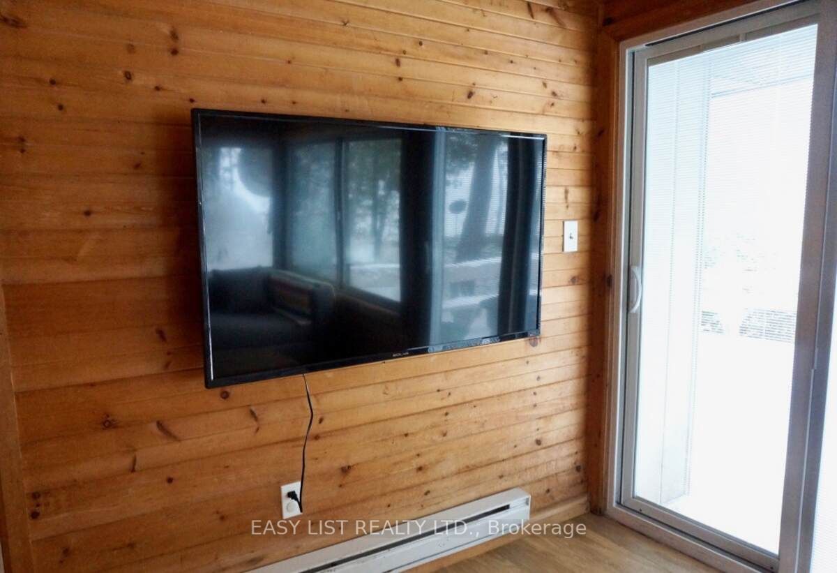 1536 Tiny Beaches Road N Property Photo 10