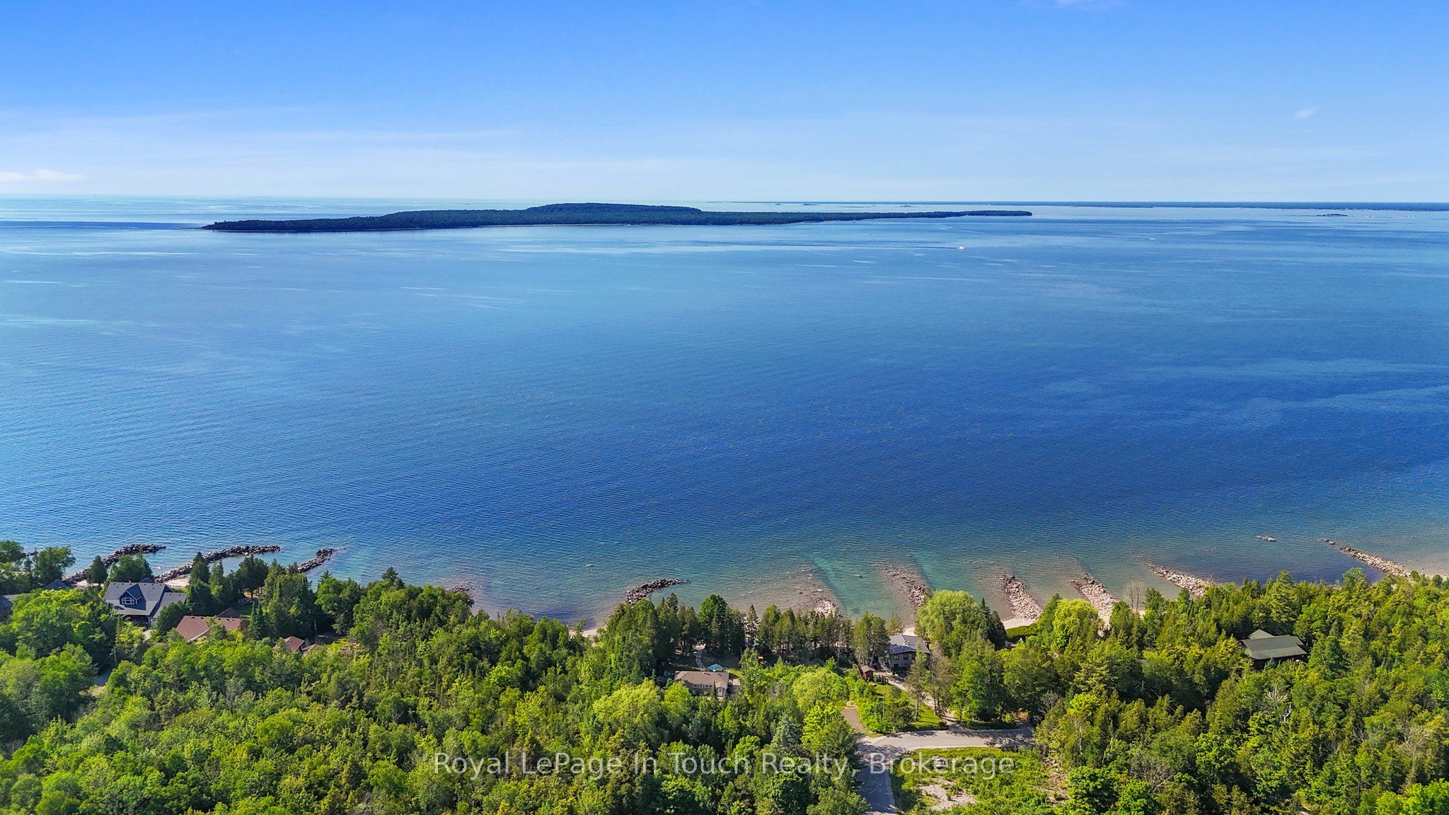 585 Champlain Road Property Photo 3