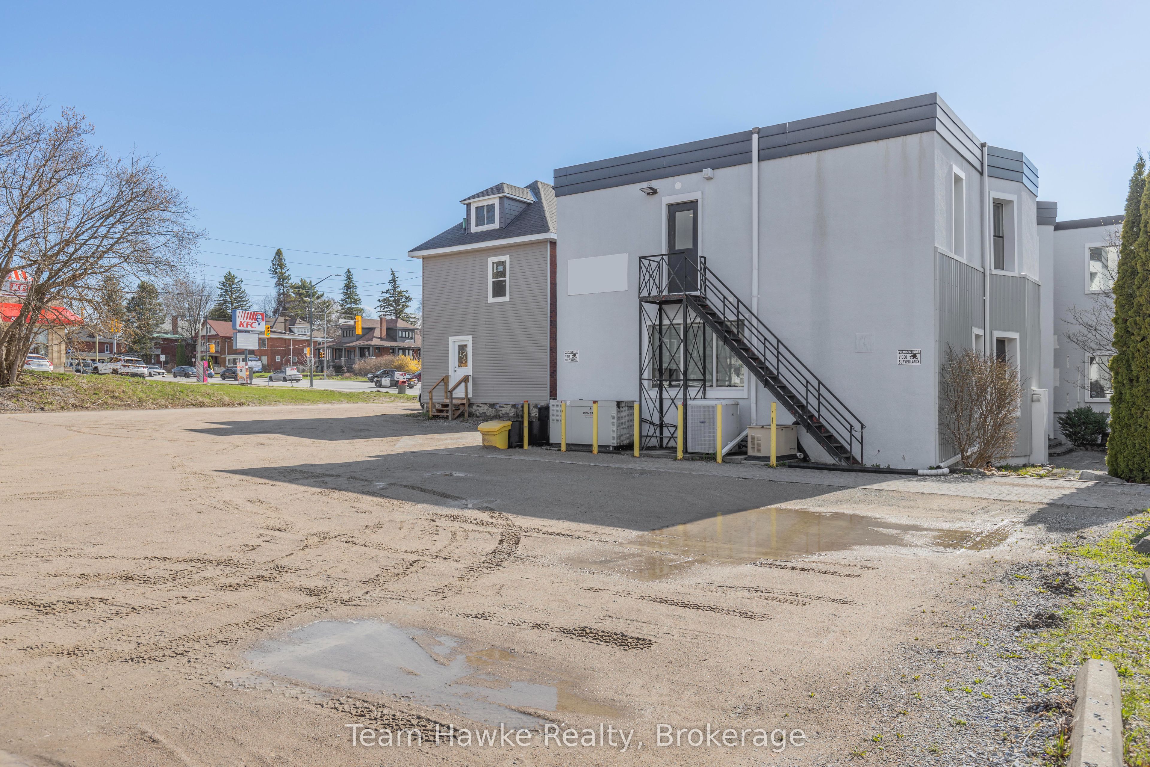 361&365 King Street Property Photo 25