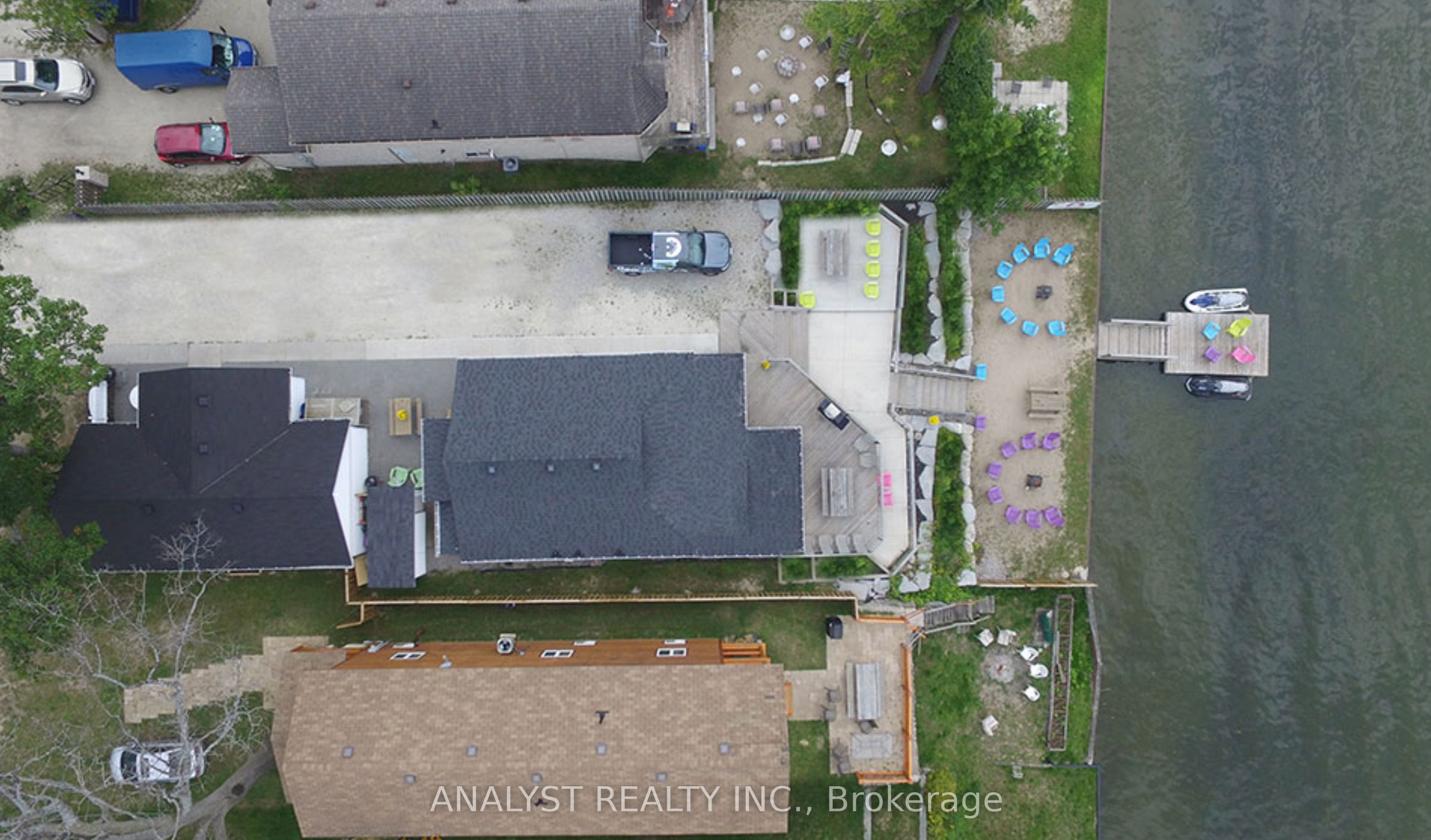 28 River Avenue Crescent Property Photo 2