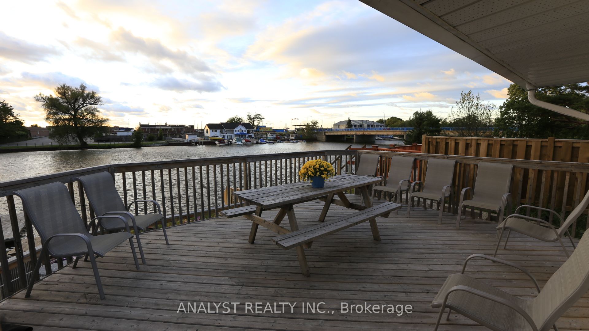 28 River Avenue Crescent Property Photo 3