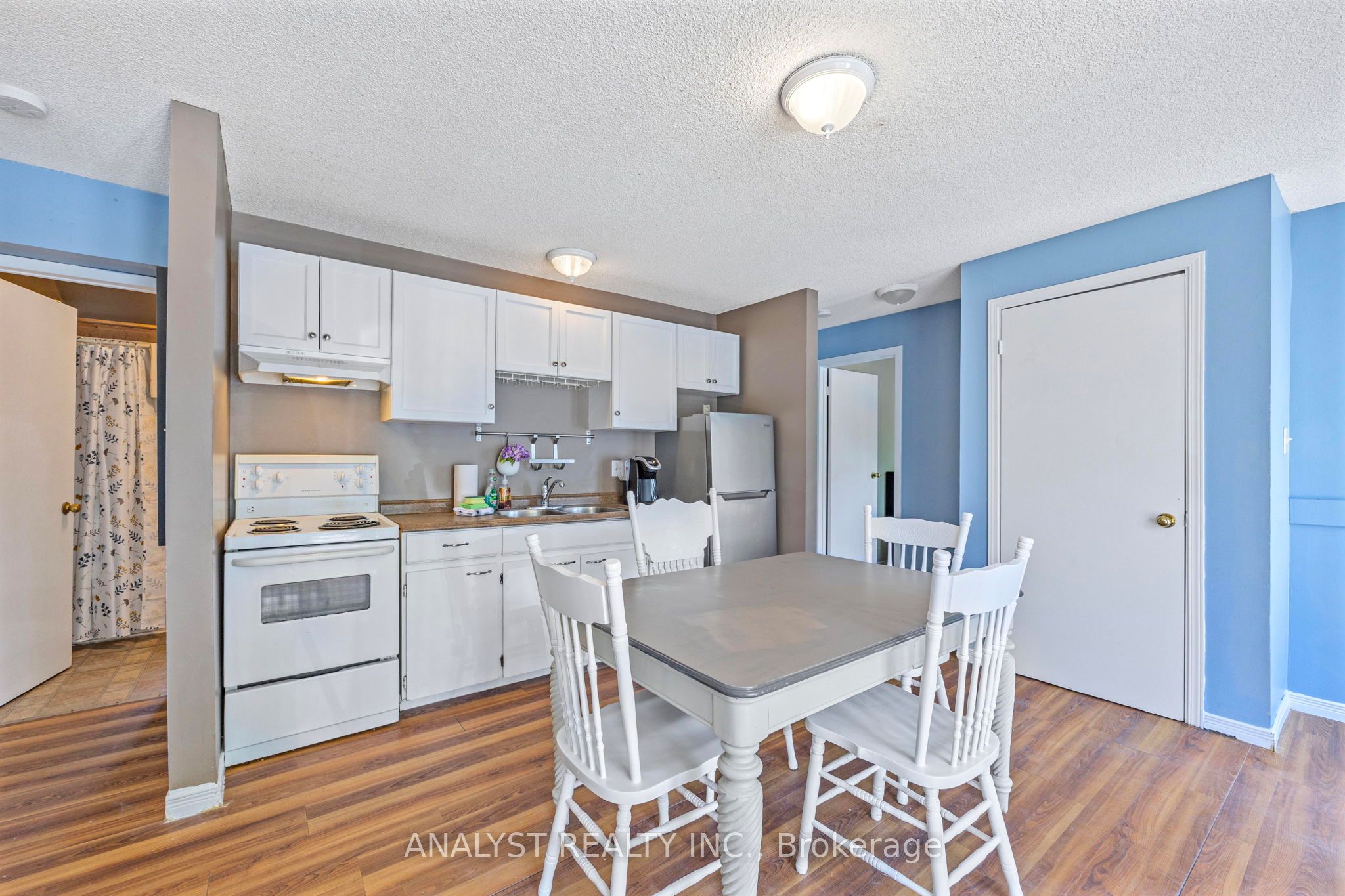 28 River Avenue Crescent Property Photo 37
