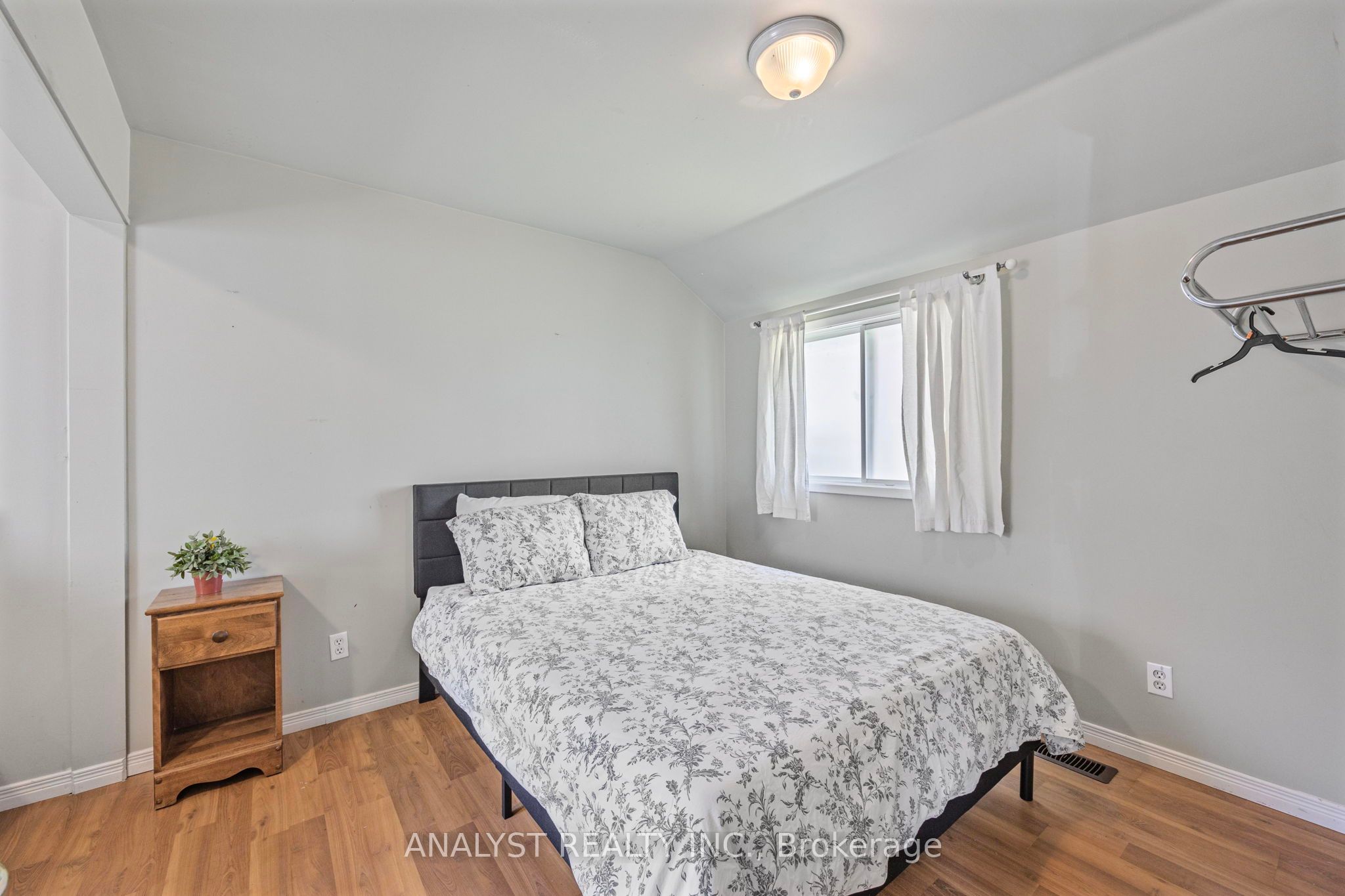 28 River Avenue Crescent Property Photo 40