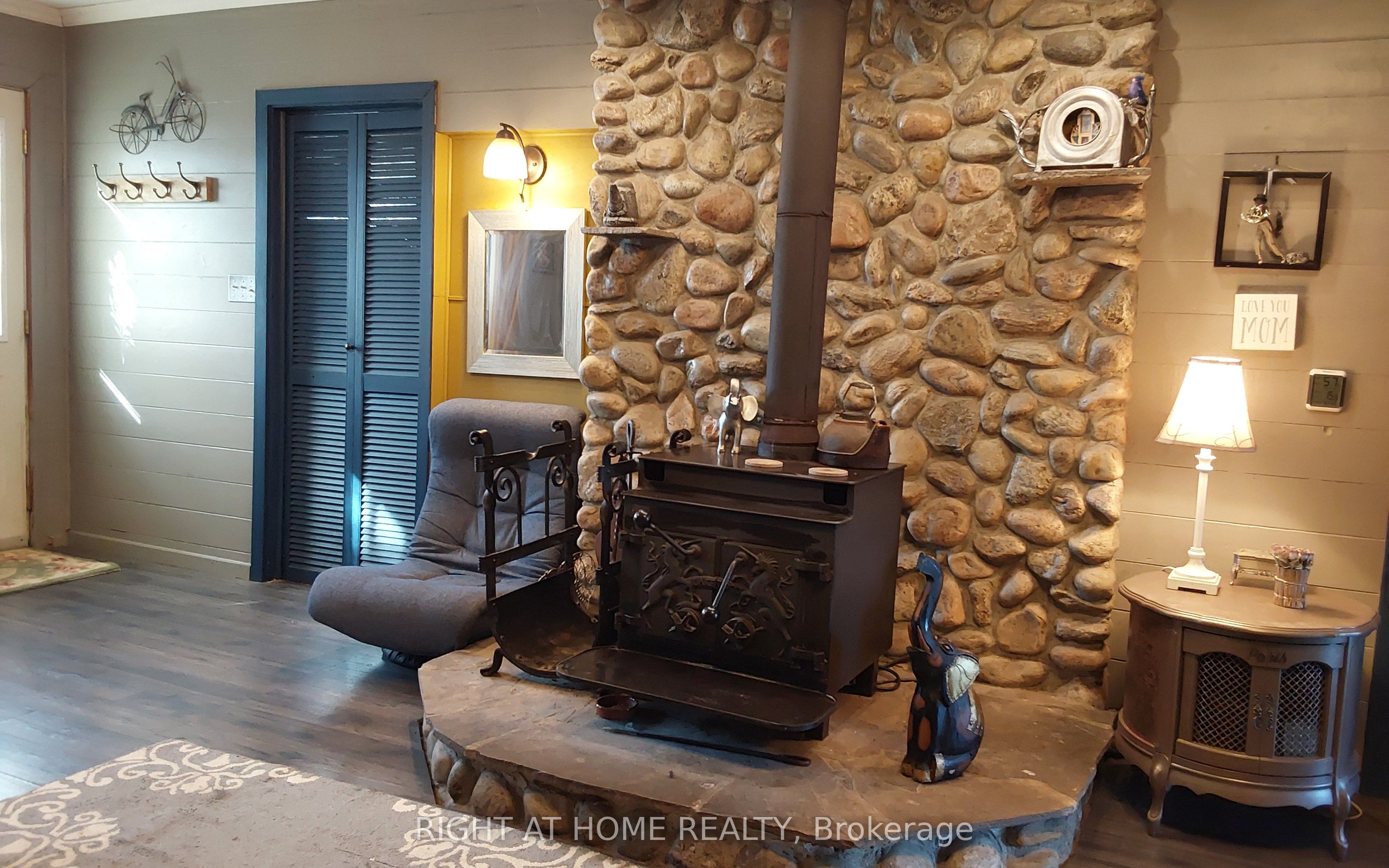 2323 Lakeshore Drive Property Photo 5