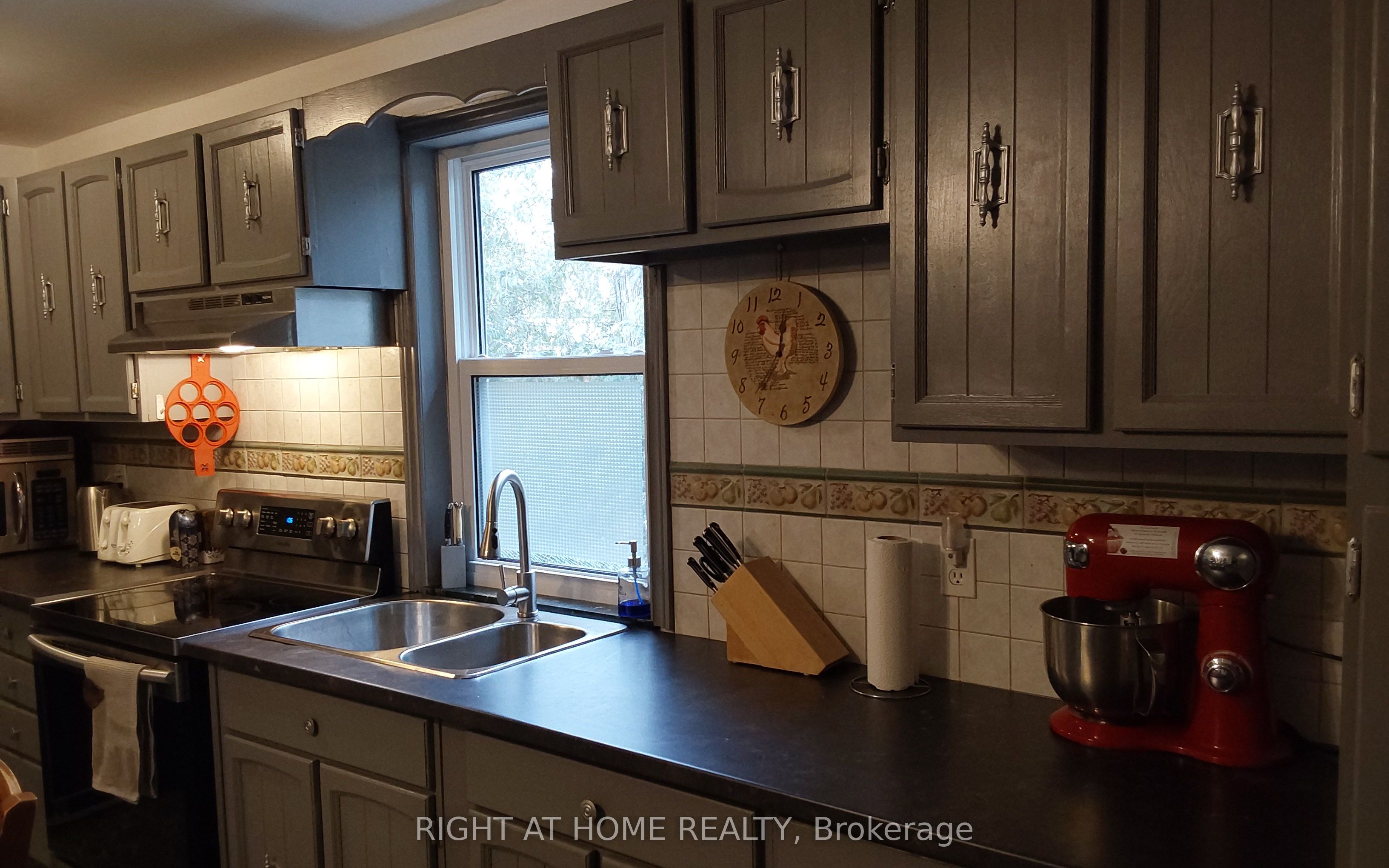 2323 Lakeshore Drive Property Photo 8