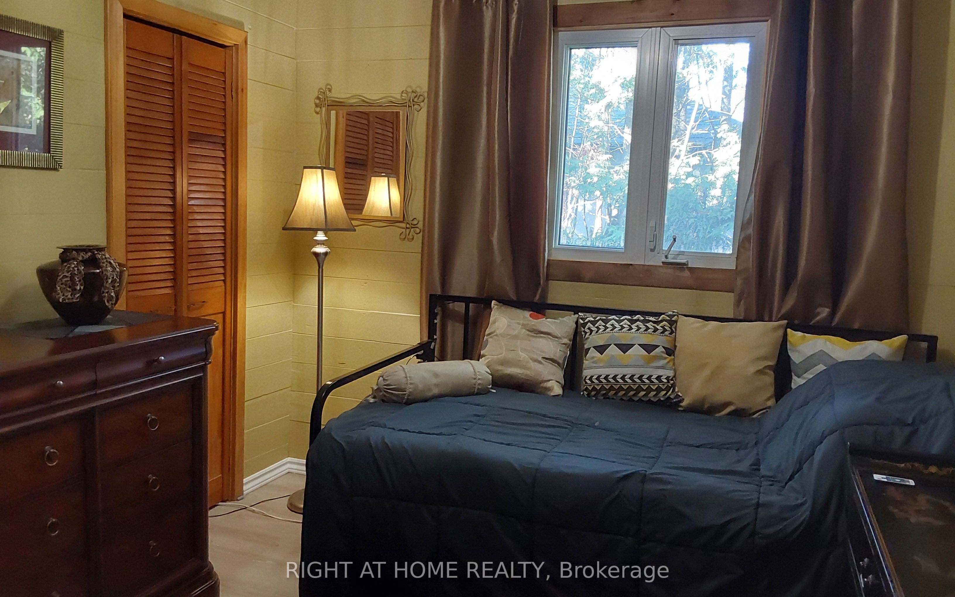 2323 Lakeshore Drive Property Photo 12