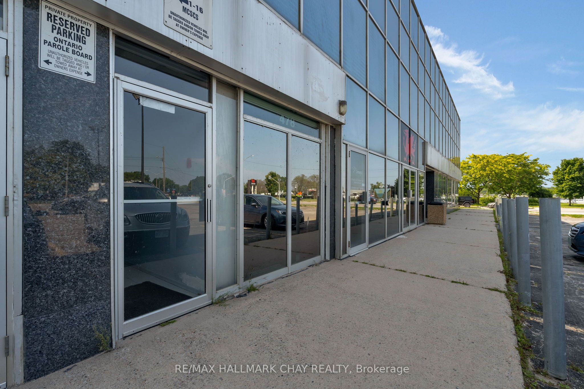 #lower B - 478 Bay Street Property Photo 3