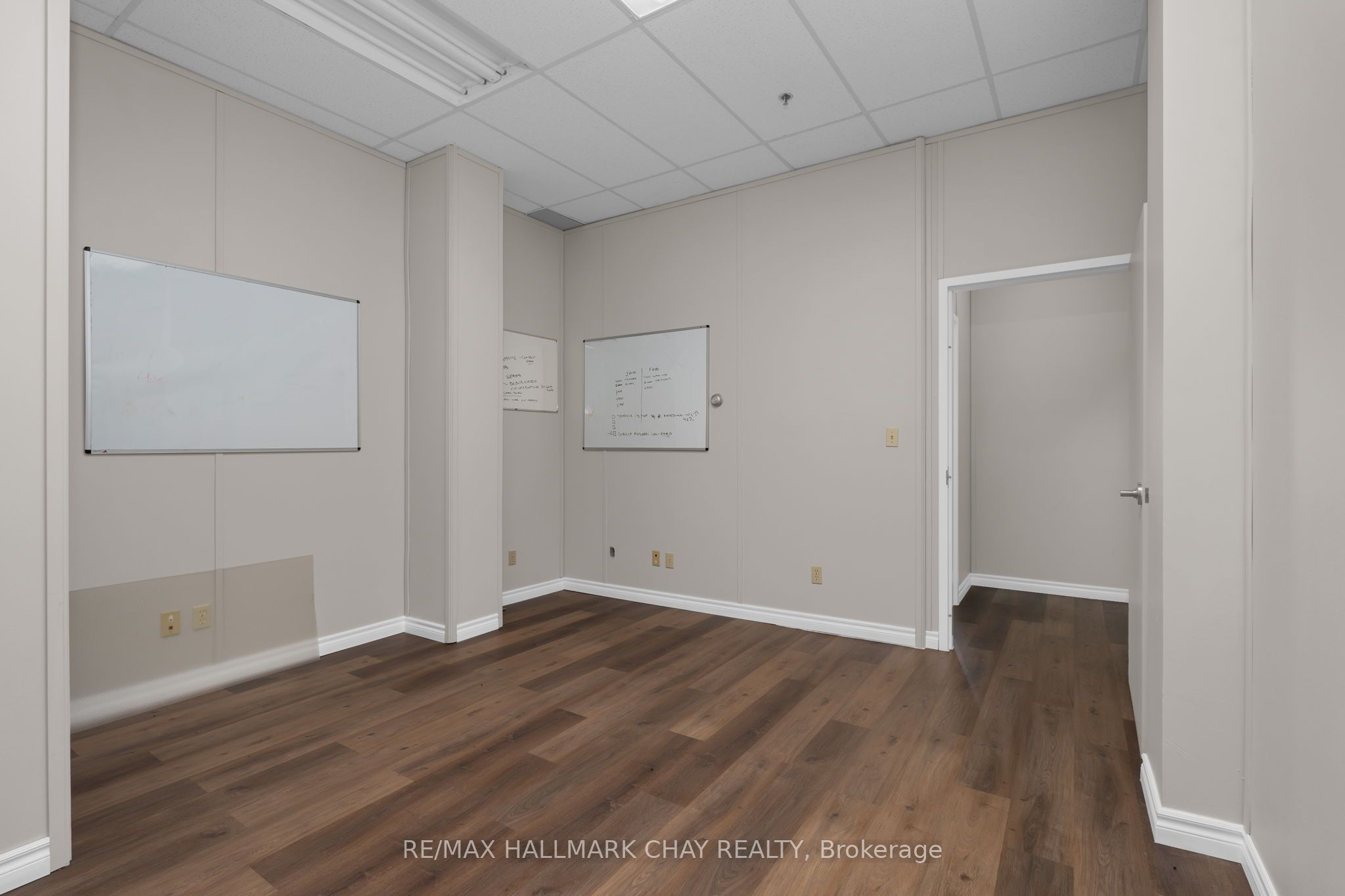 #lower B - 478 Bay Street Property Photo 17