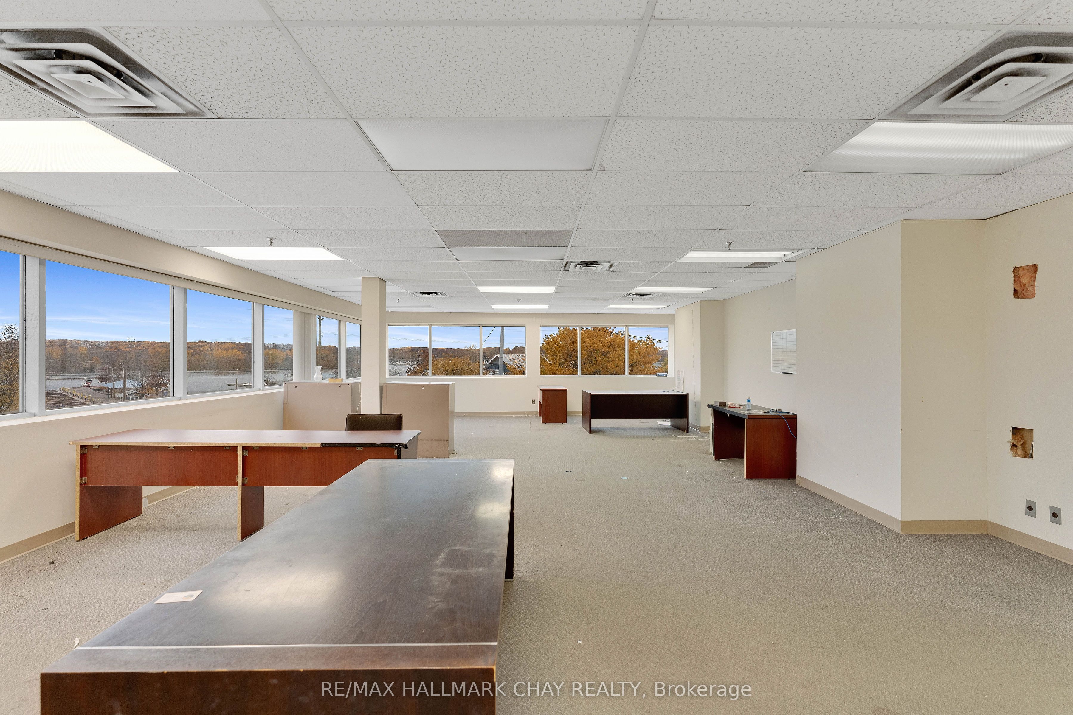 #upper - 478 Bay Street Property Photo 12