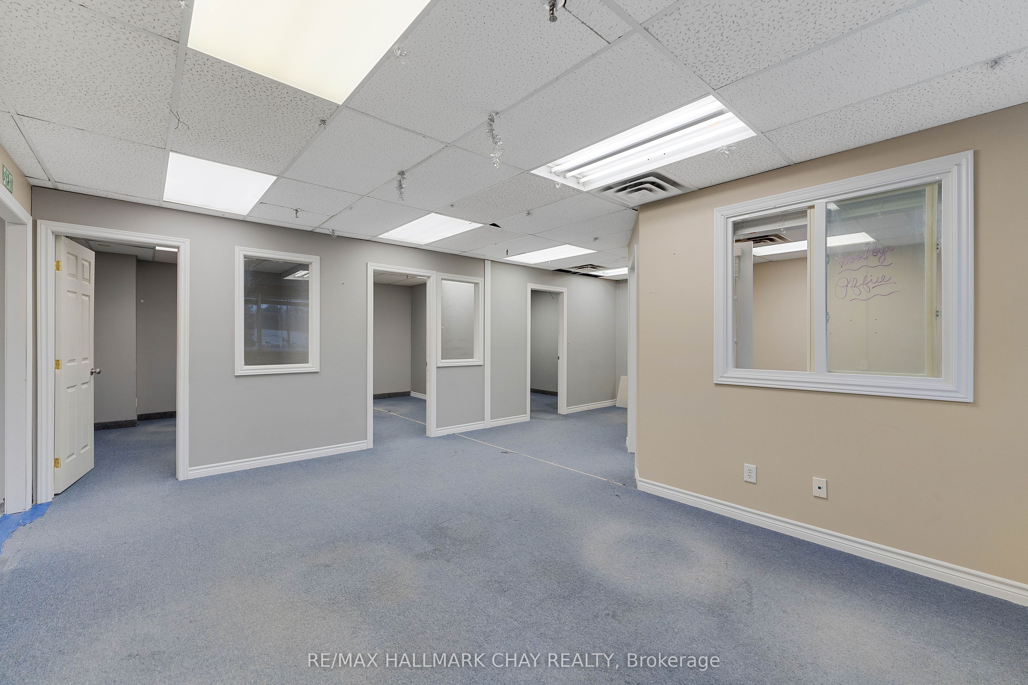 #upper - 478 Bay Street Property Photo 17