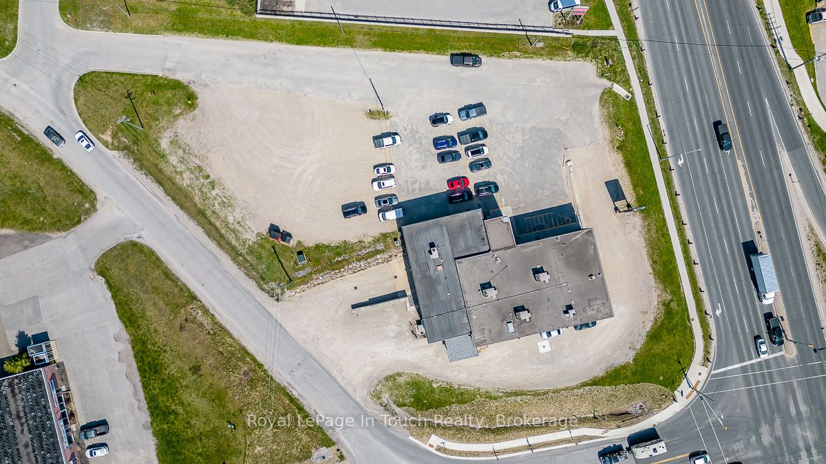 #105 - 9170 County Rd. 93 Property Photo 12
