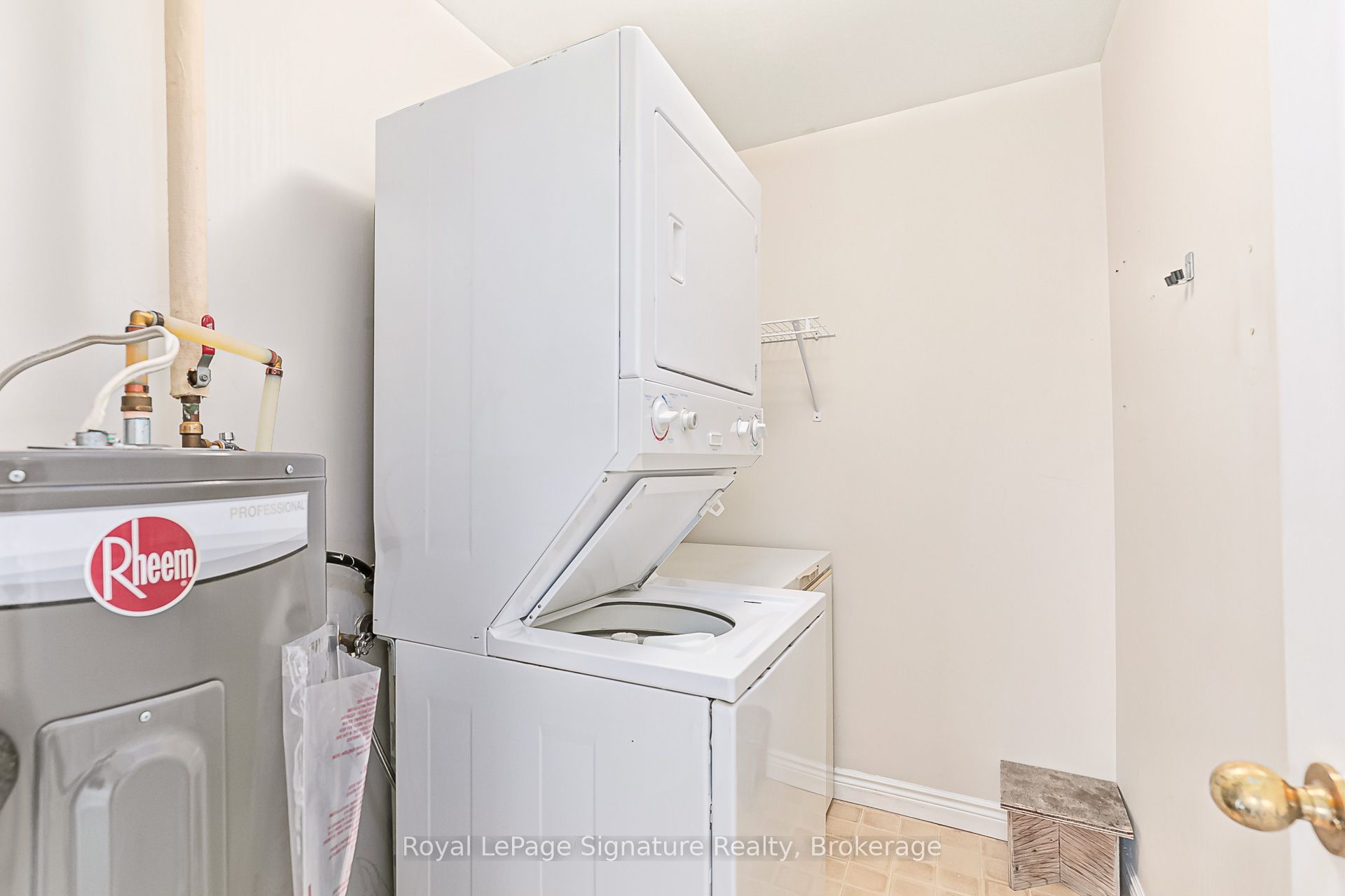 #608 - 172 Eighth Street Property Photo 18