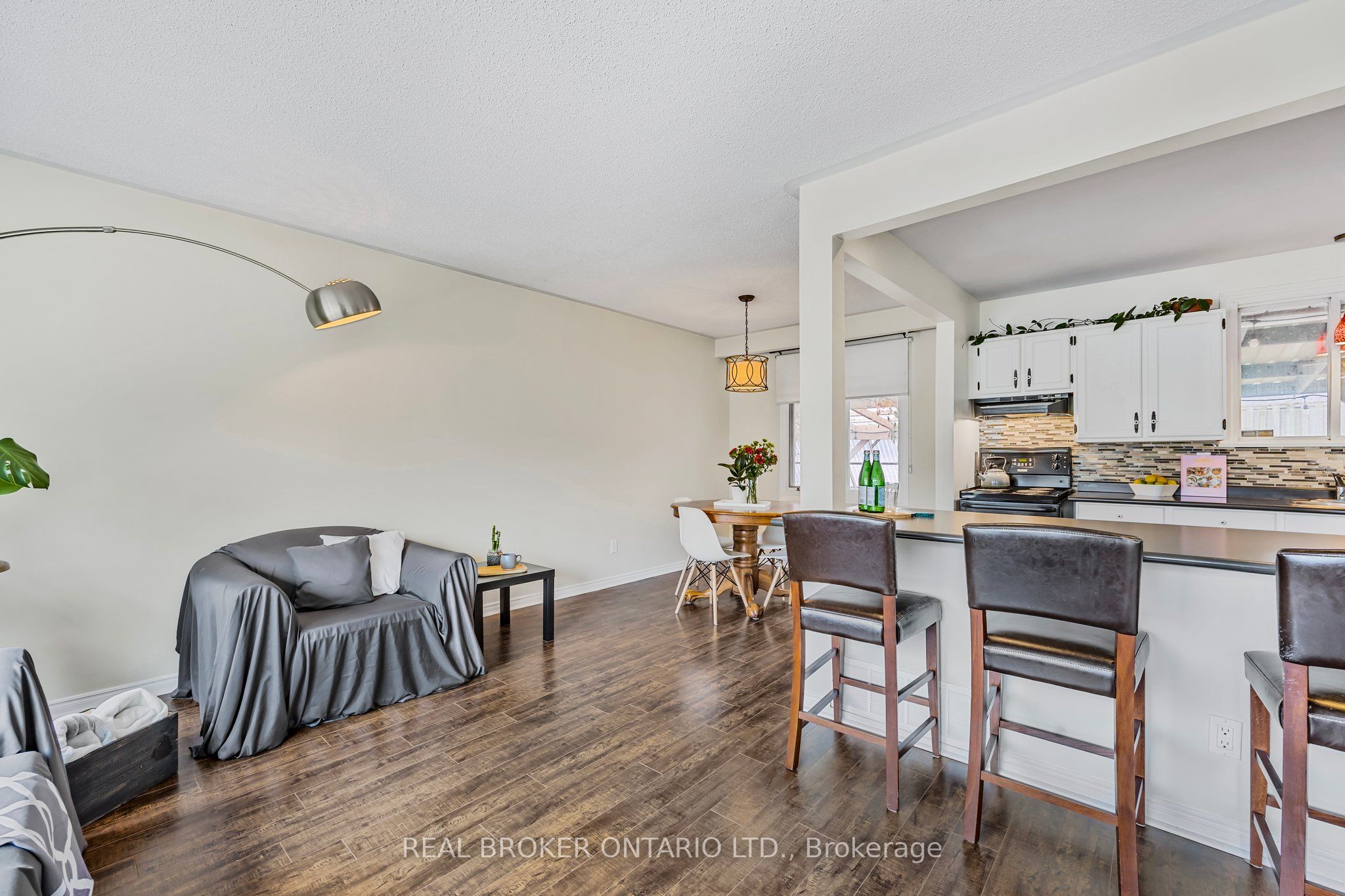 12 Curtiss Court Property Photo 9