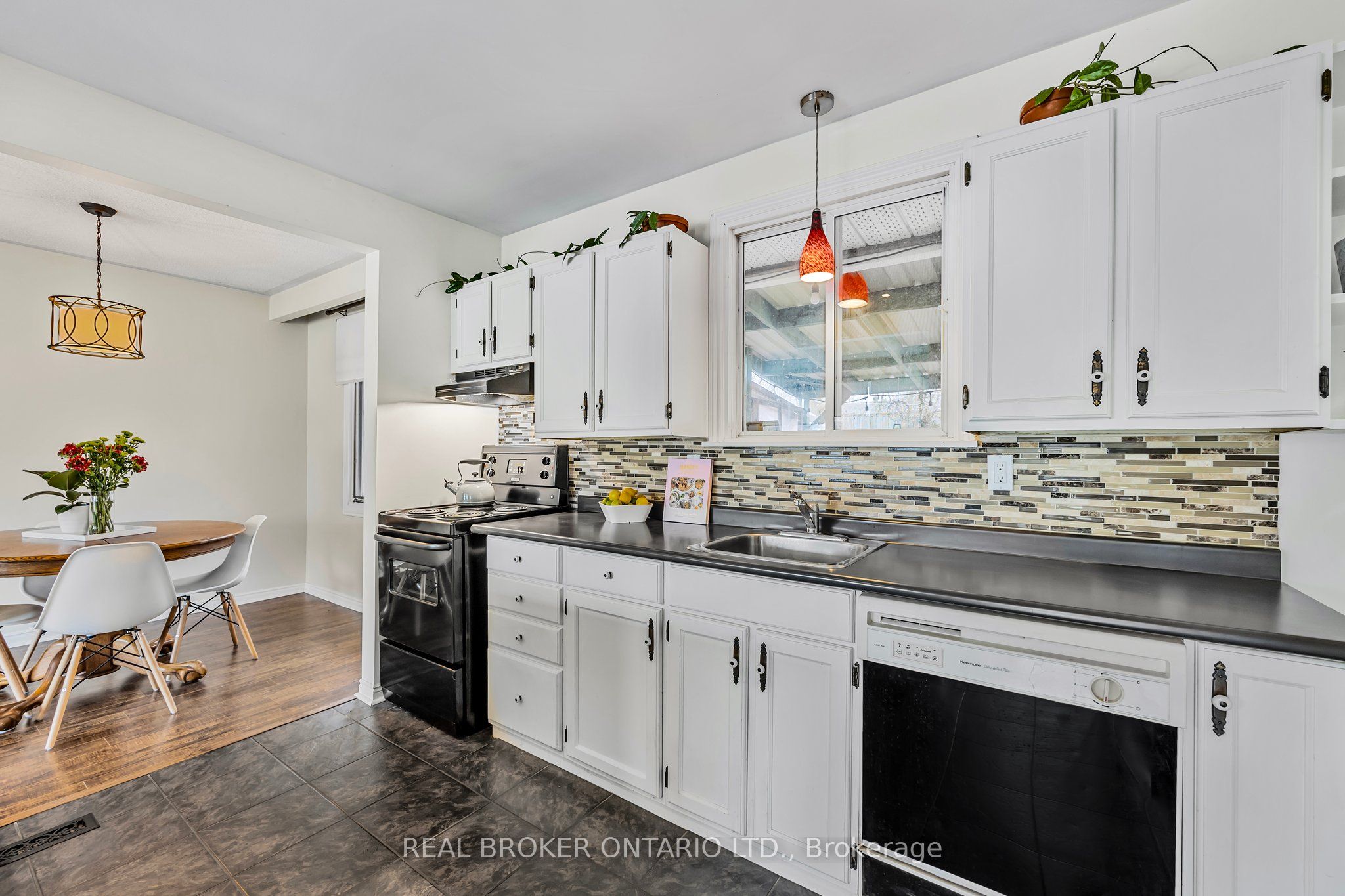 12 Curtiss Court Property Photo 18