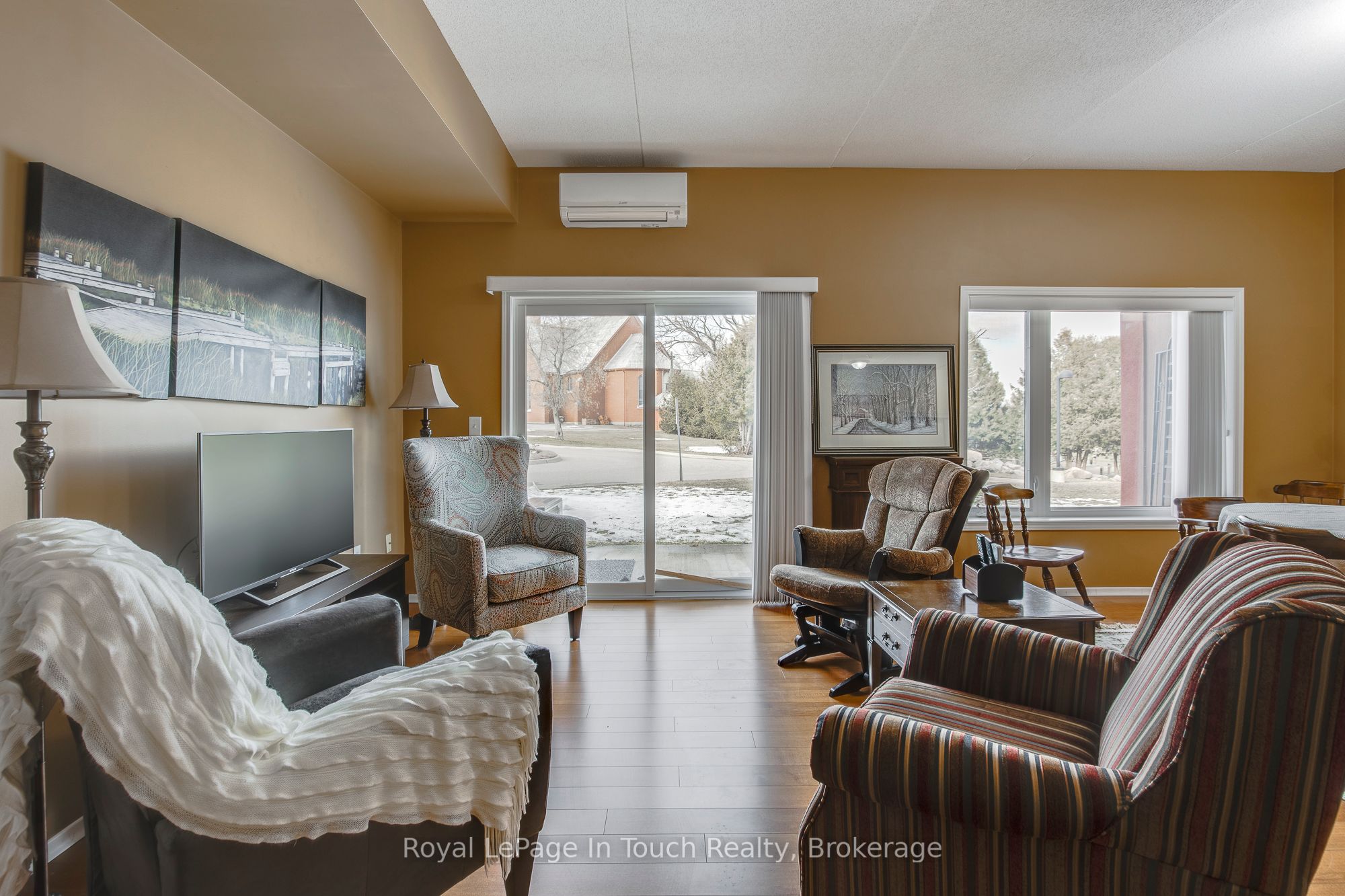 #104 - 333 Lafontaine Road Property Photo 6
