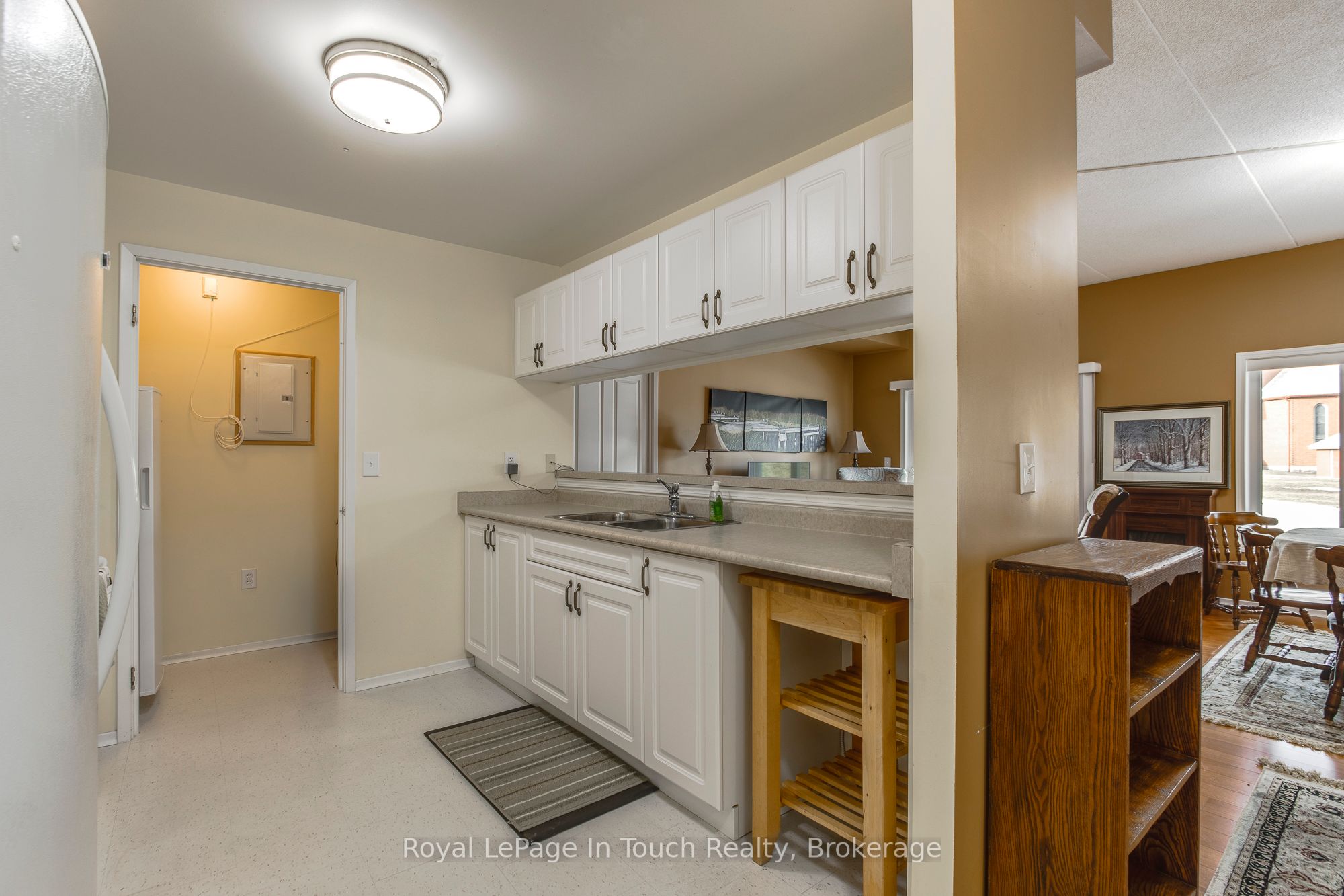 #104 - 333 Lafontaine Road Property Photo 9