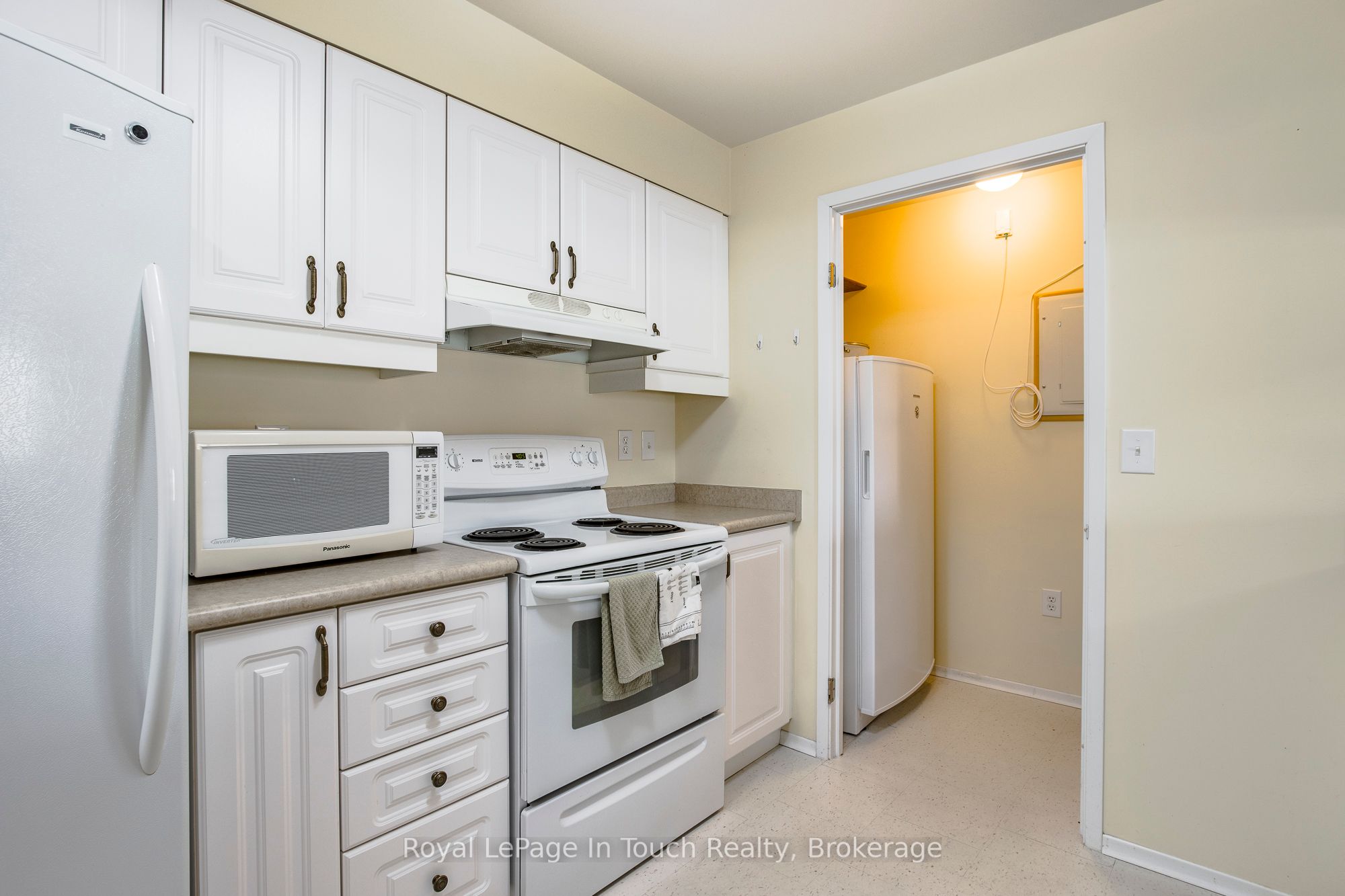 #104 - 333 Lafontaine Road Property Photo 10