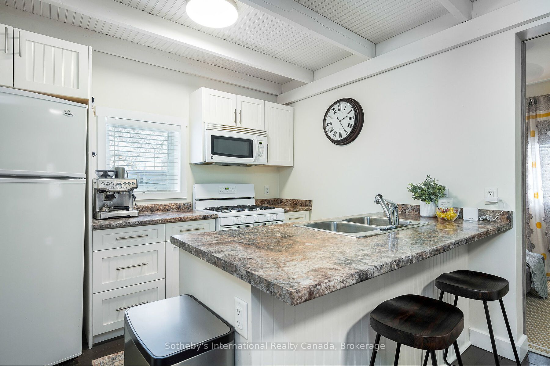 223 Sixth Street Property Photo 5