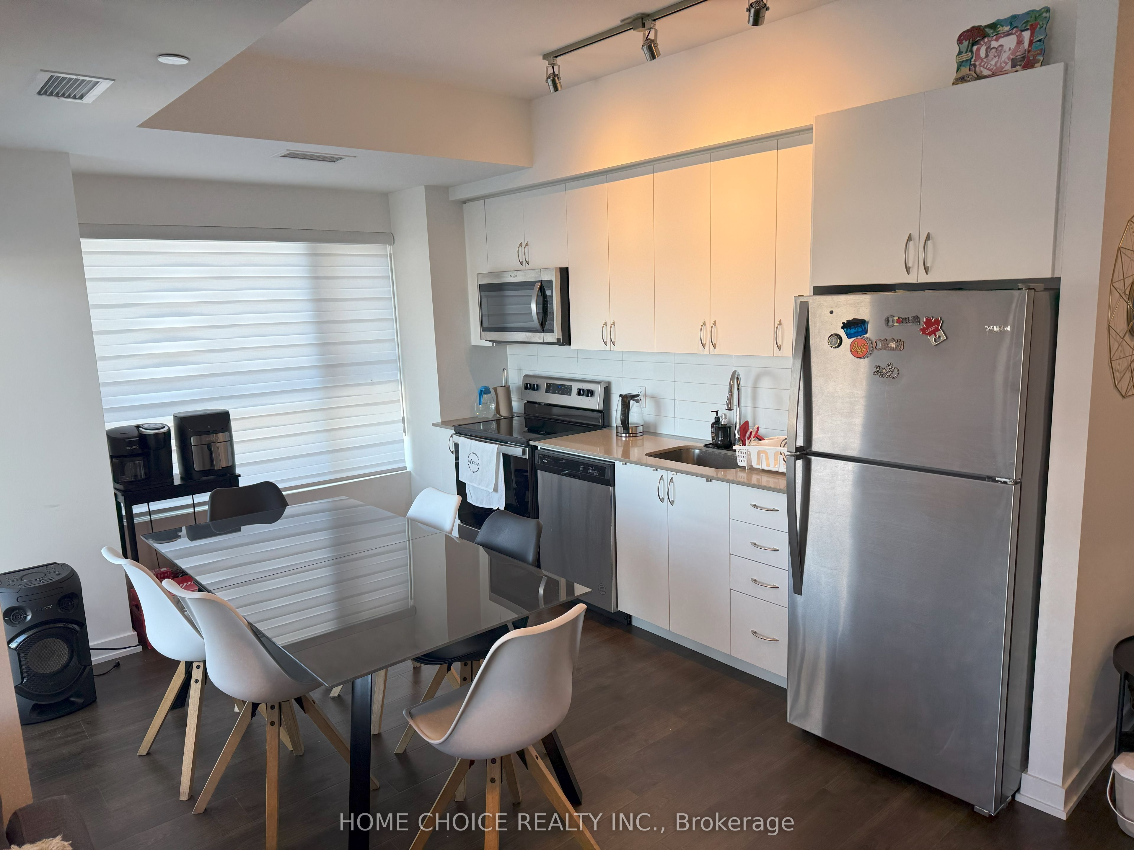 #409 - 56 Lakeside Terrace Property Photo 10
