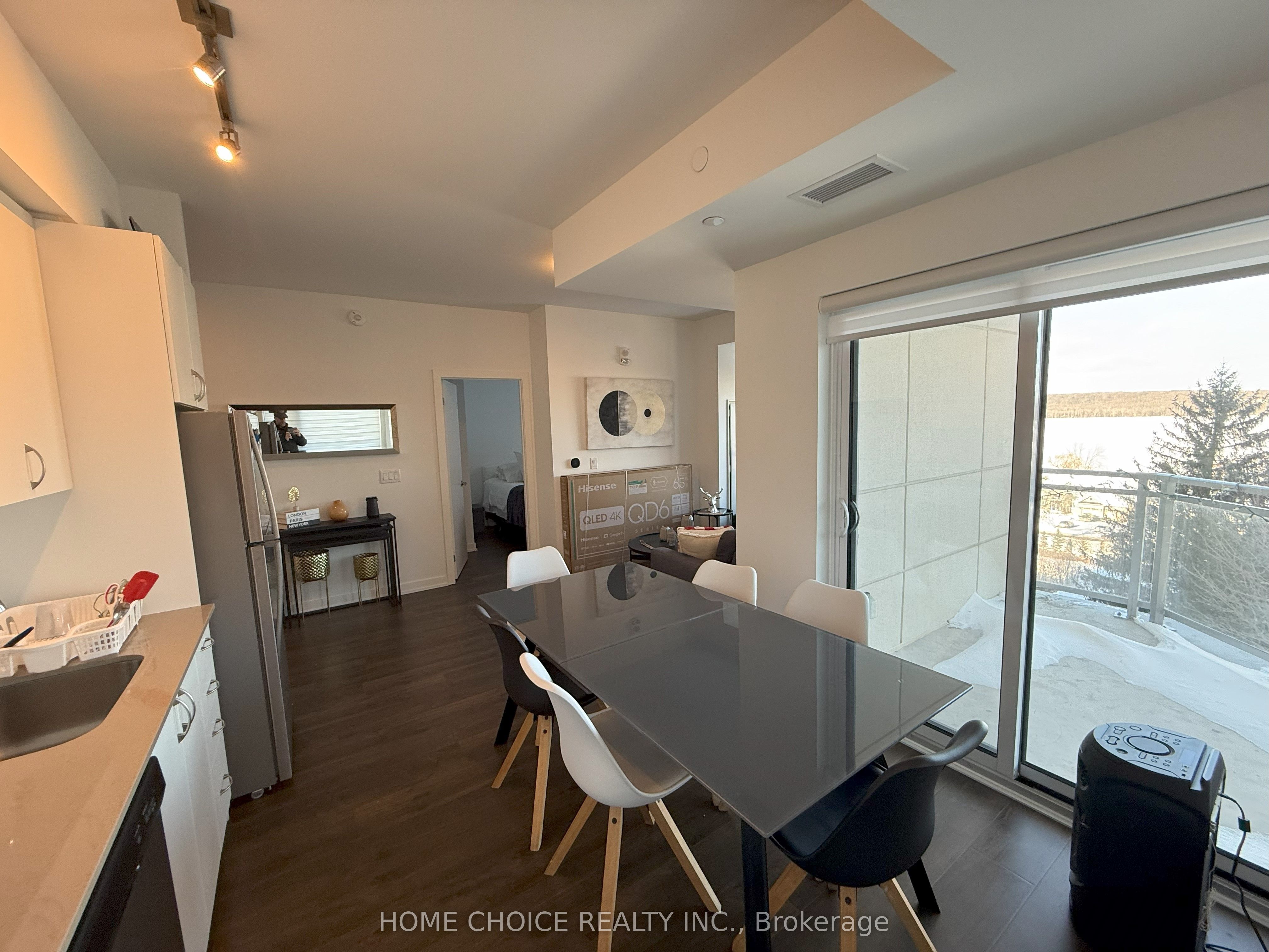 #409 - 56 Lakeside Terrace Property Photo 12