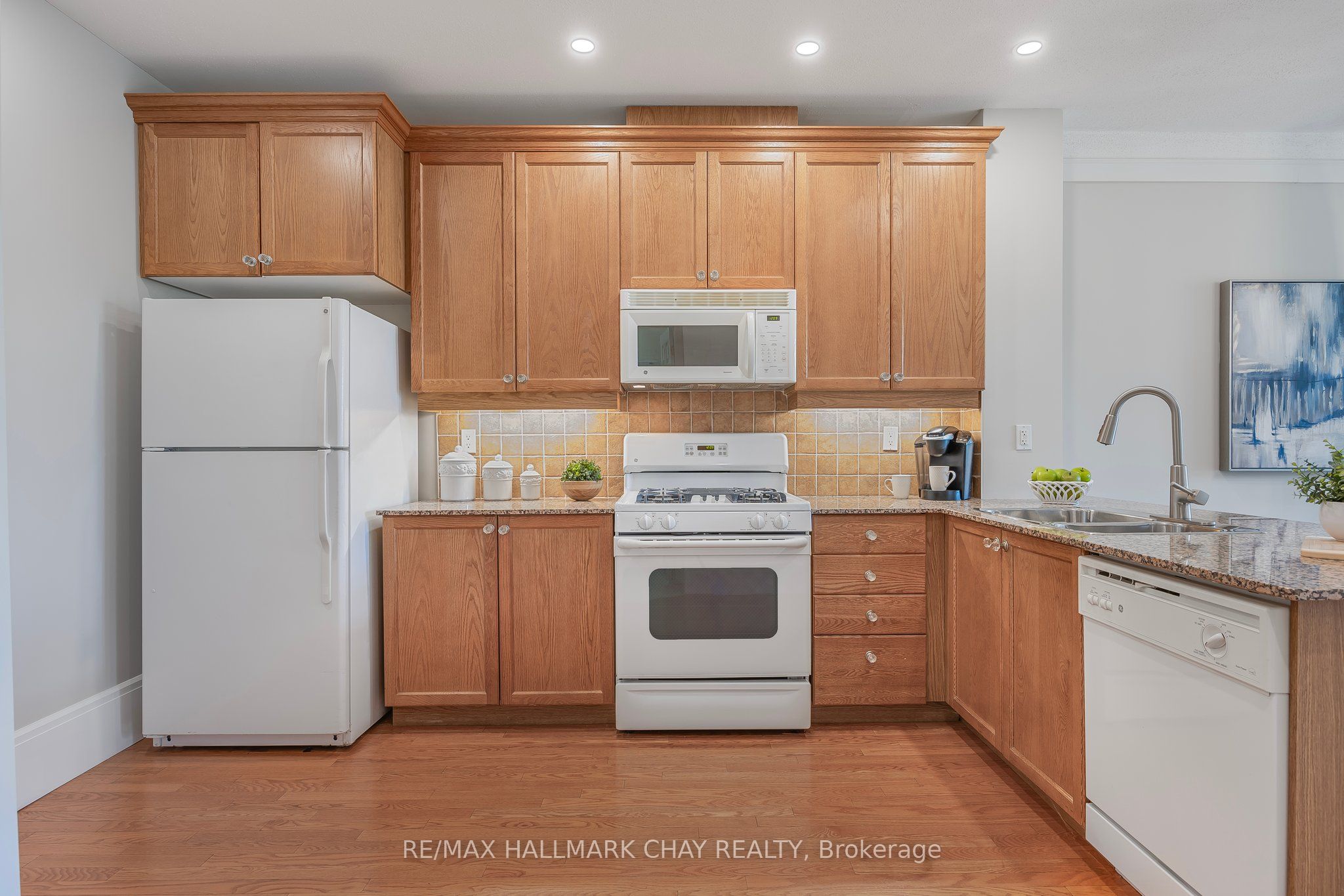 #112 - 140 Cedar Island Road Property Photo 12