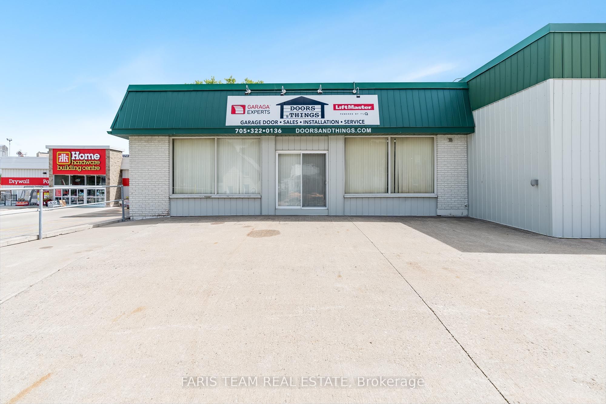 620 Bay Street Property Photo 4