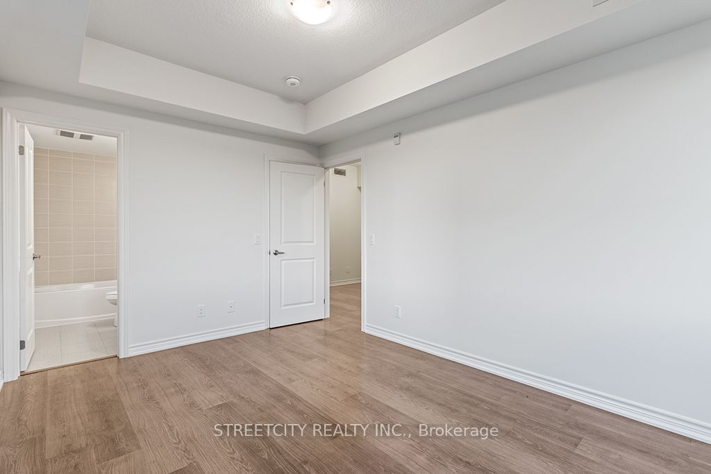 #310 - 5 Spooner Crescent Property Photo 8