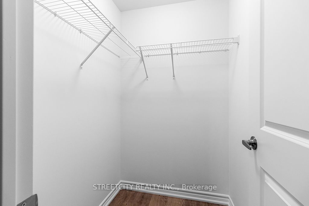 #310 - 5 Spooner Crescent Property Photo 10