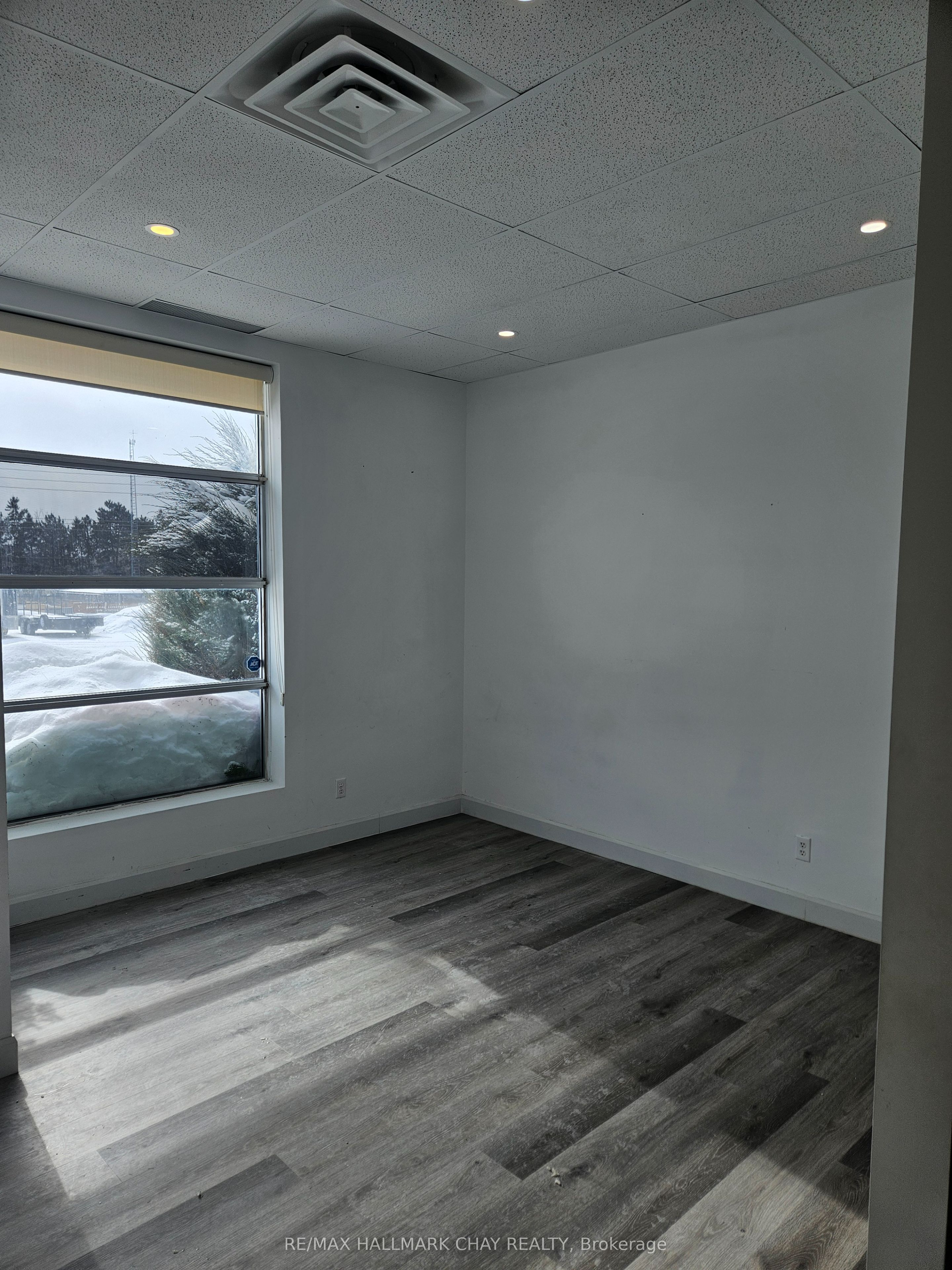#unit 4 - 20 Bell Farm Road Property Photo 8