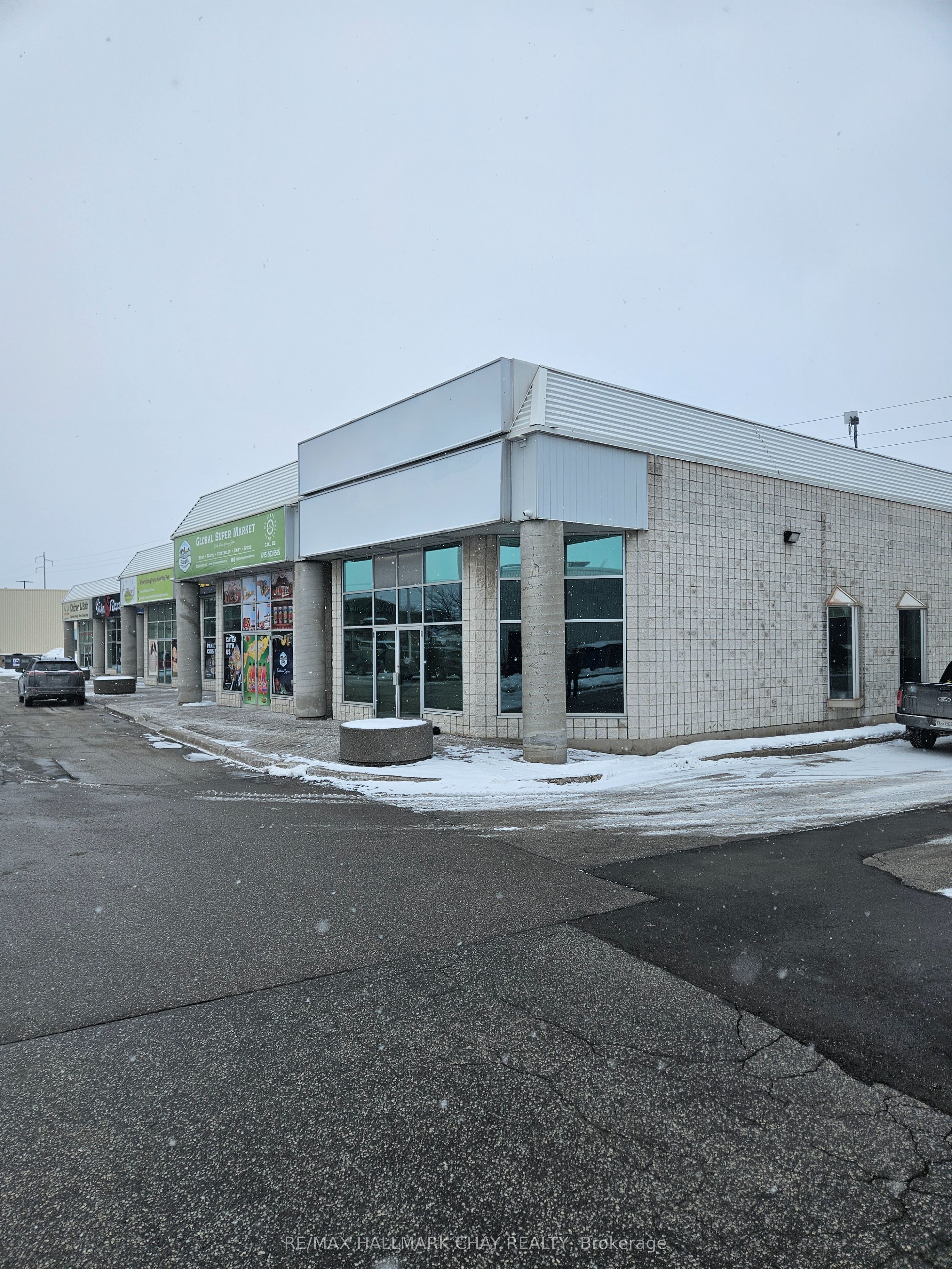 #unit G - 505 Bryne Drive Property Photo 1