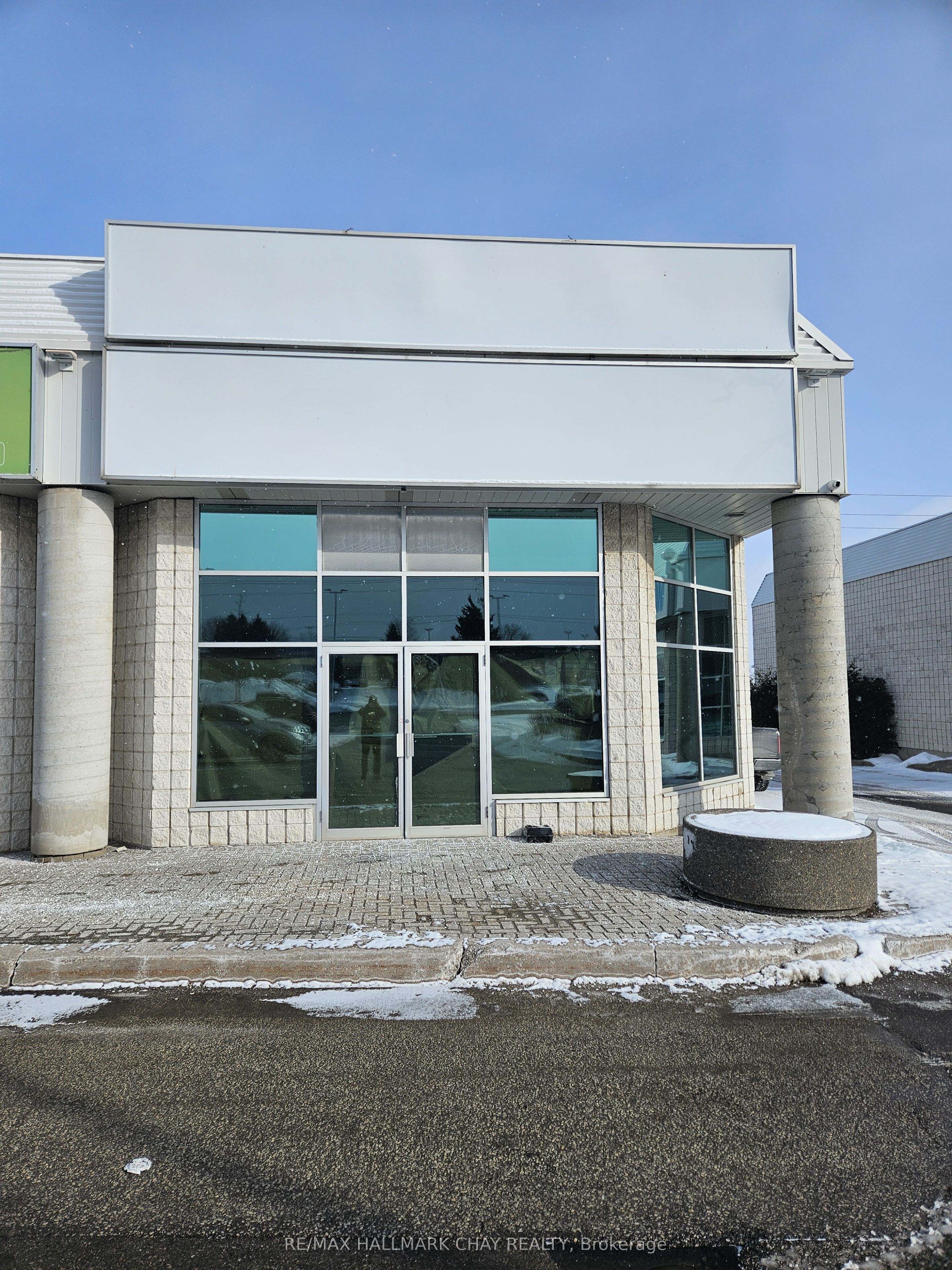 #unit G - 505 Bryne Drive Property Photo 2